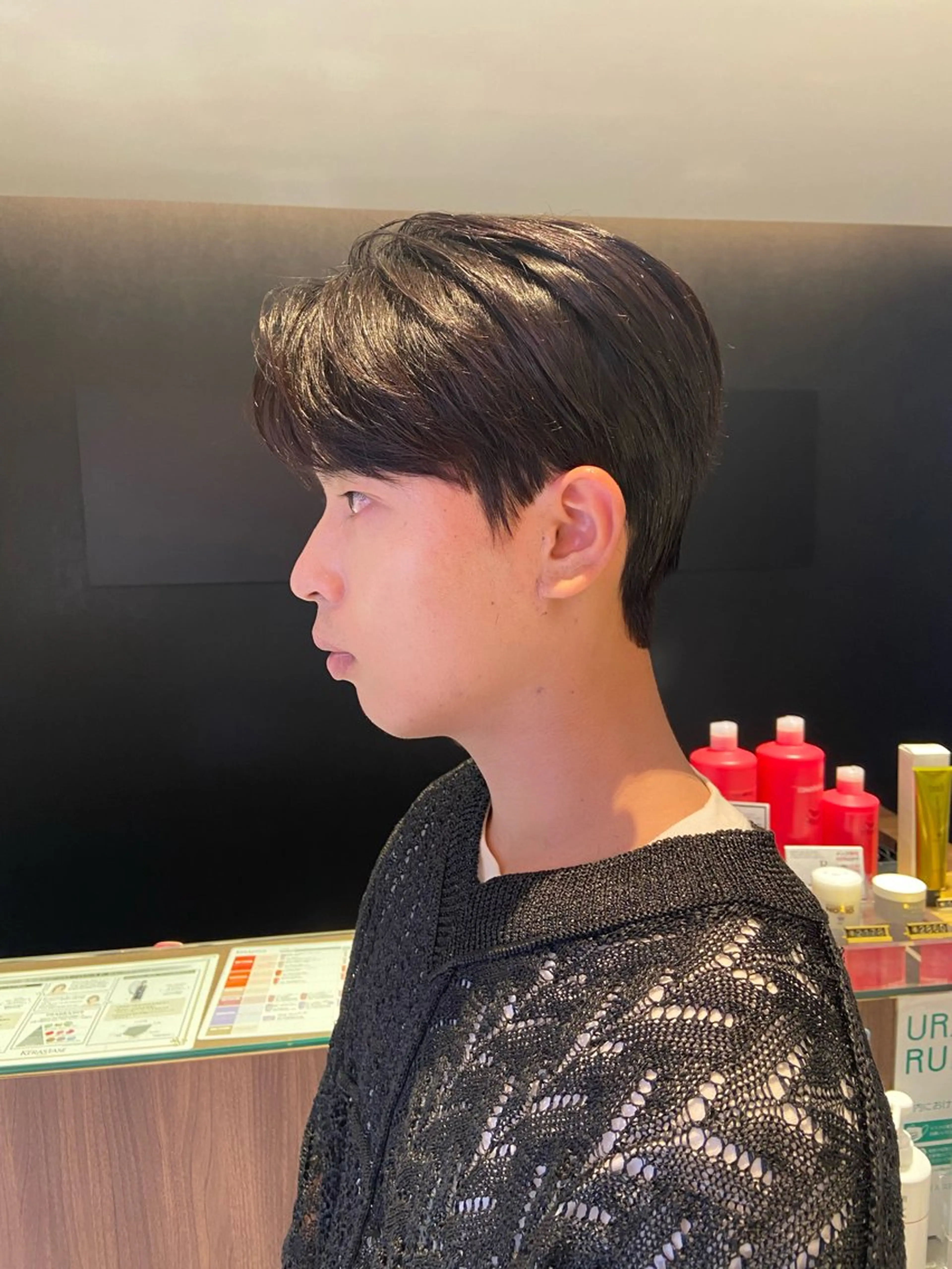 ショート パーマ メンズ センターパート コンマヘア ダウンパーマ カルマパーマ メンズ韓国風 YUKI🇰🇷 カルマ／ダウンパーマのヘアスタイル