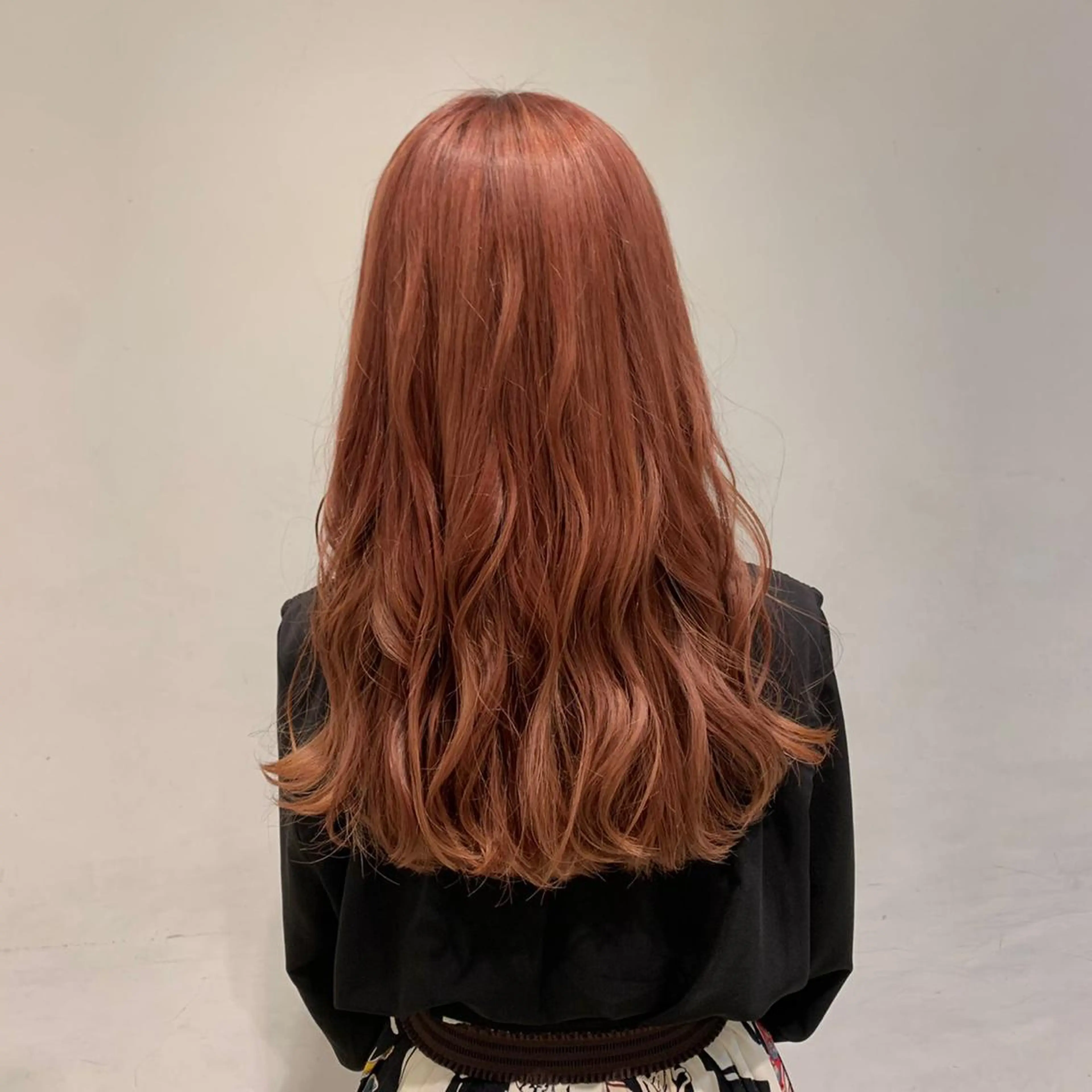 ロング カラー ブリーチ レッドカラー 黒川 結希のヘアスタイル