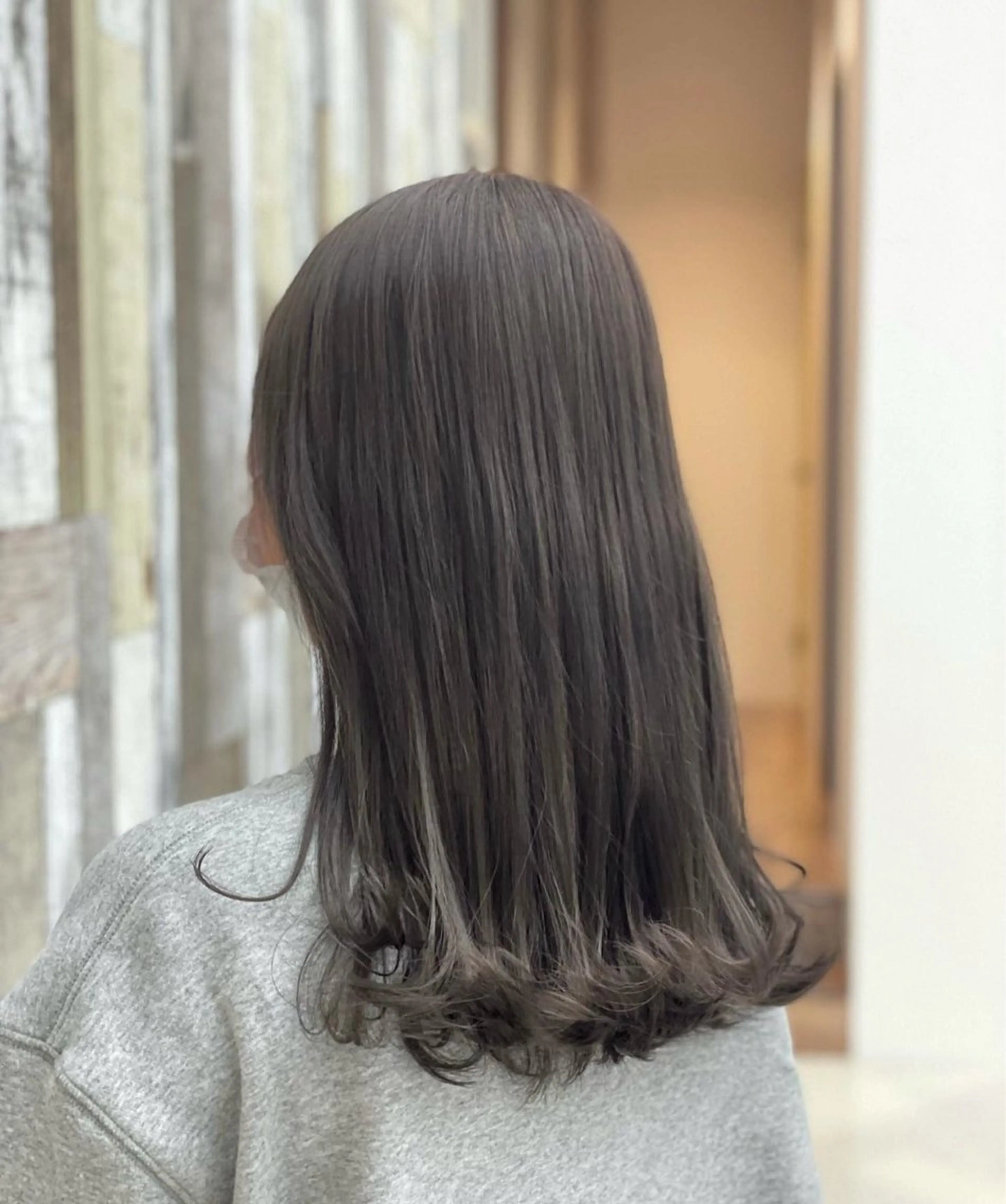 セミロング カラー 宮崎 英絵のヘアスタイル