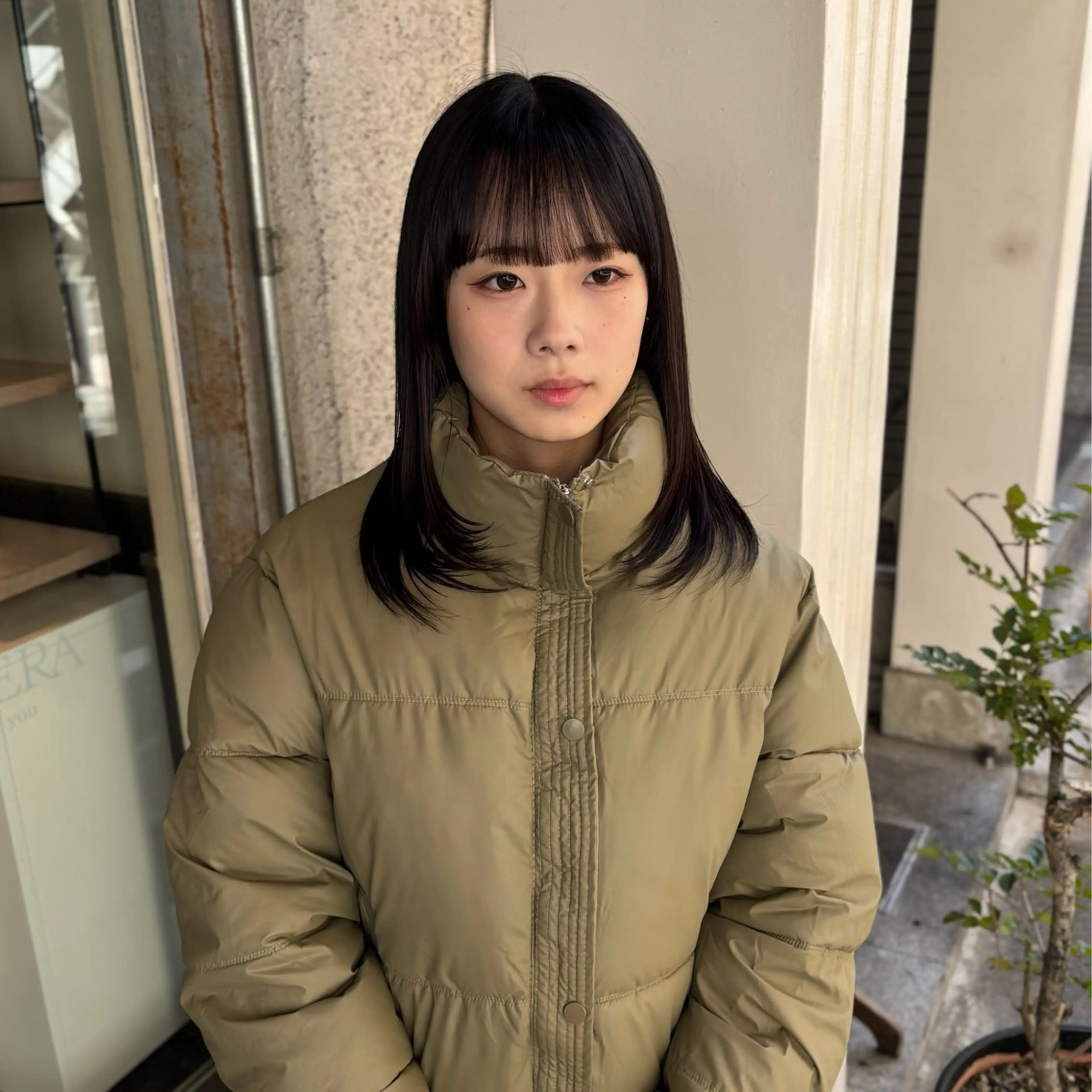 セミロング 顔周りカット 伸ばしかけ レイヤーカット カット 芦刈 咲来のヘアスタイル