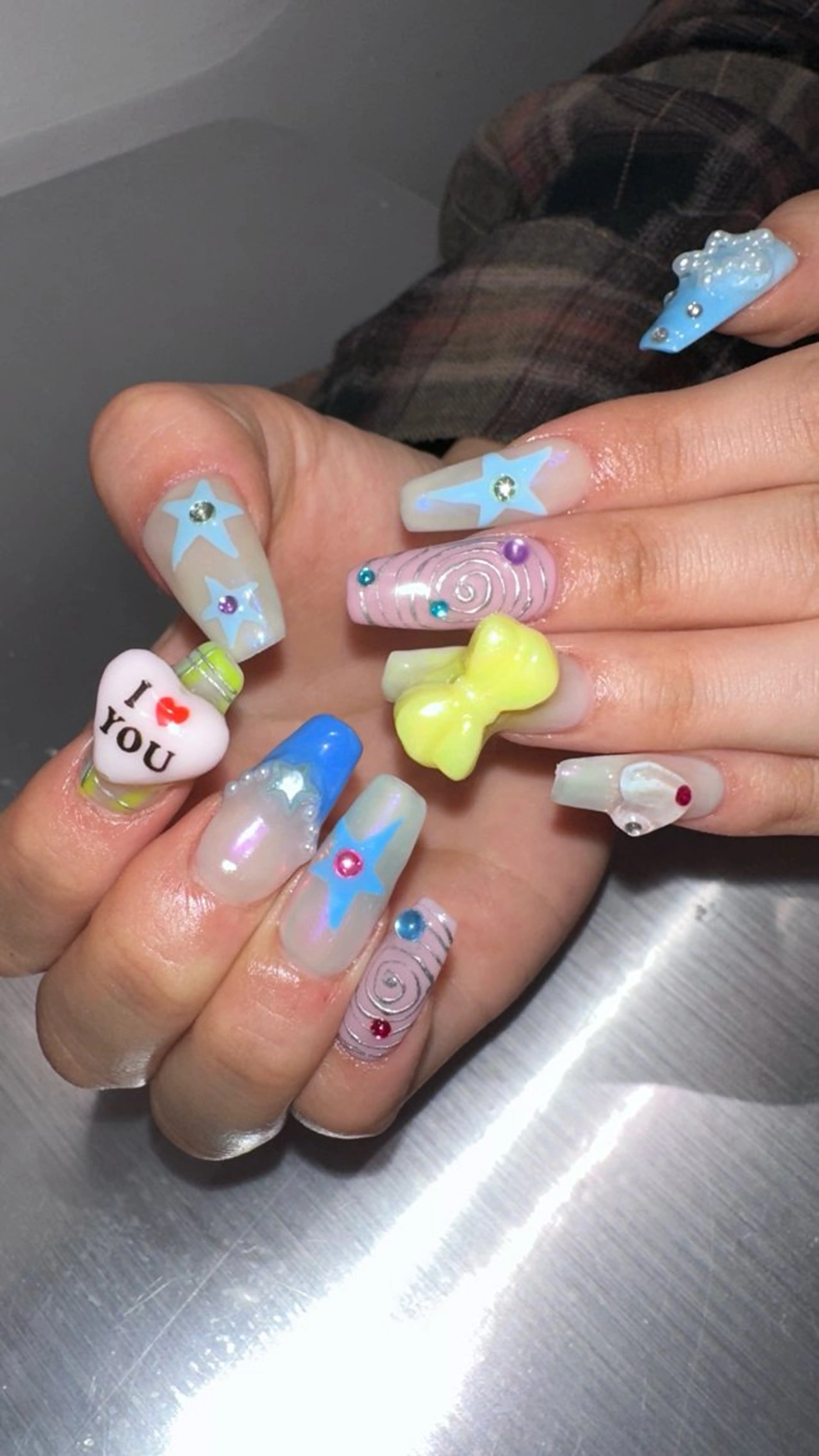 ネイル ハンドネイル 👽個性派ネイル🎀 komachiのヘアスタイル