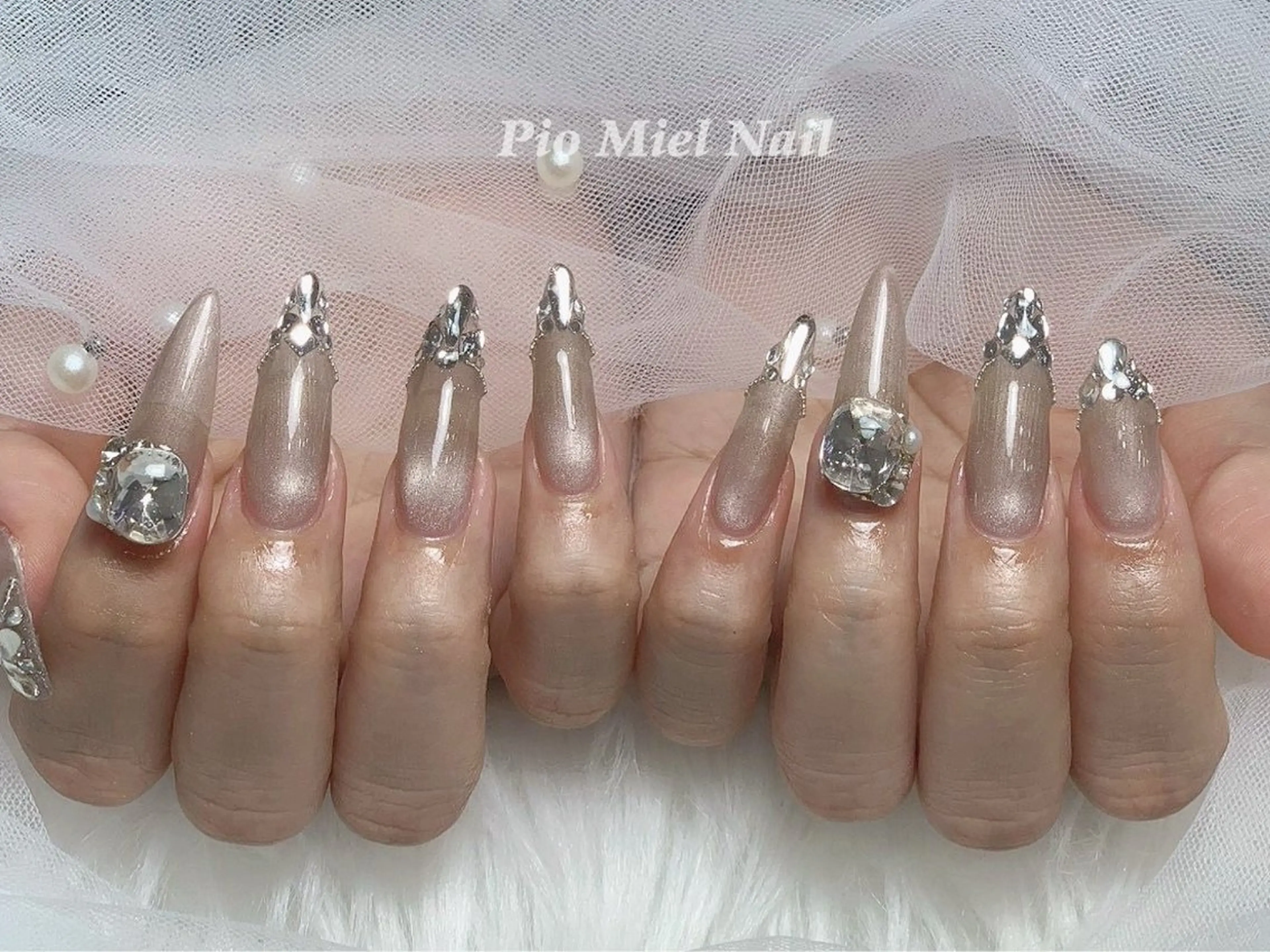 ネイル ハンドネイル HANA 長さだしのネイルデザイン