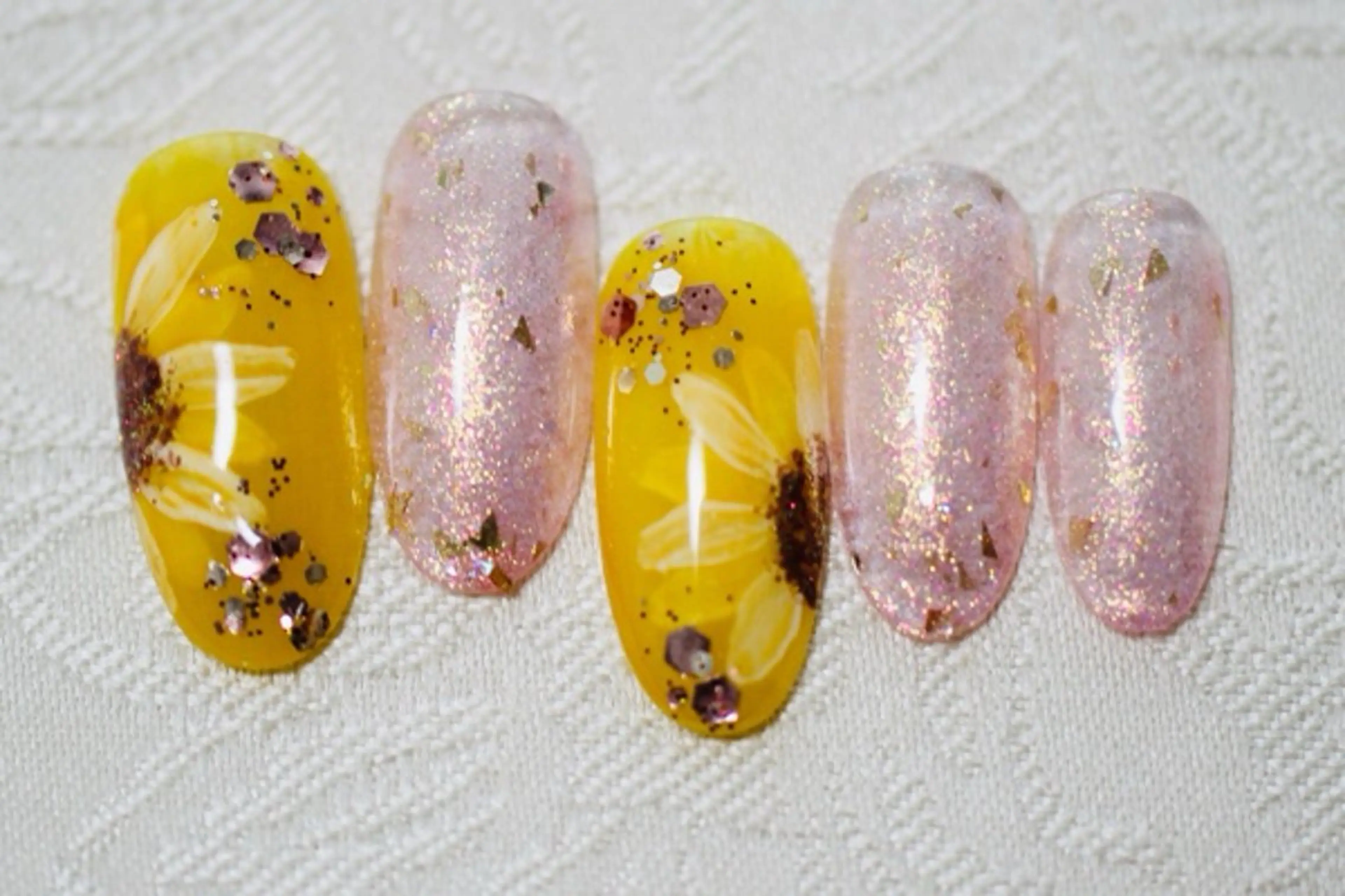 ネイル アートネイル ジェルネイル ラメ(グリッター) ハンドネイル ママリンド　志村坂上店所属・しみ えんのネイルデザイン