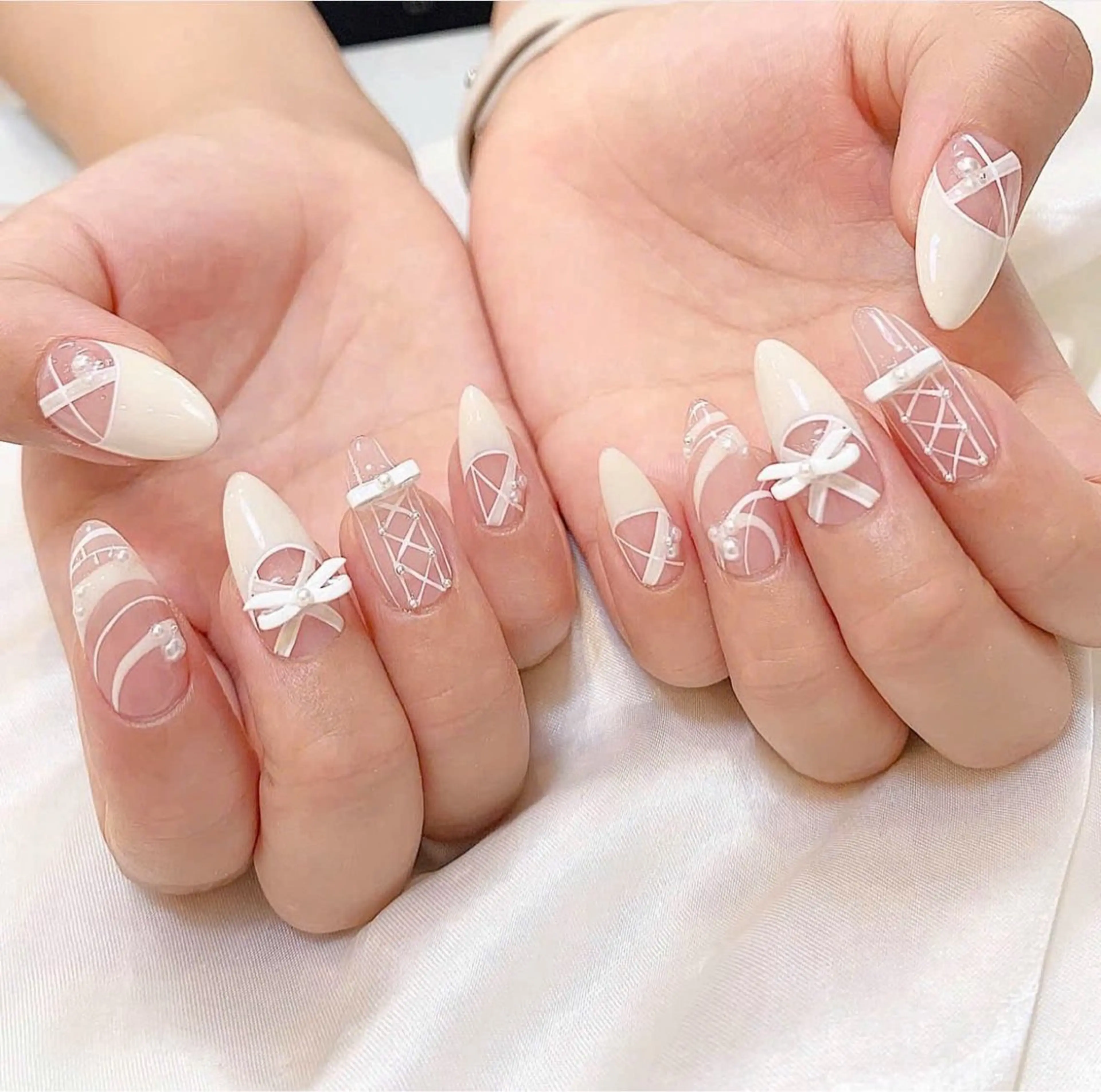 ネイル フラッシュネイル フレンチネイル グラデーション キラキラネイル 韓国ネイル Lina nail所属・Luna 池袋のネイルデザイン