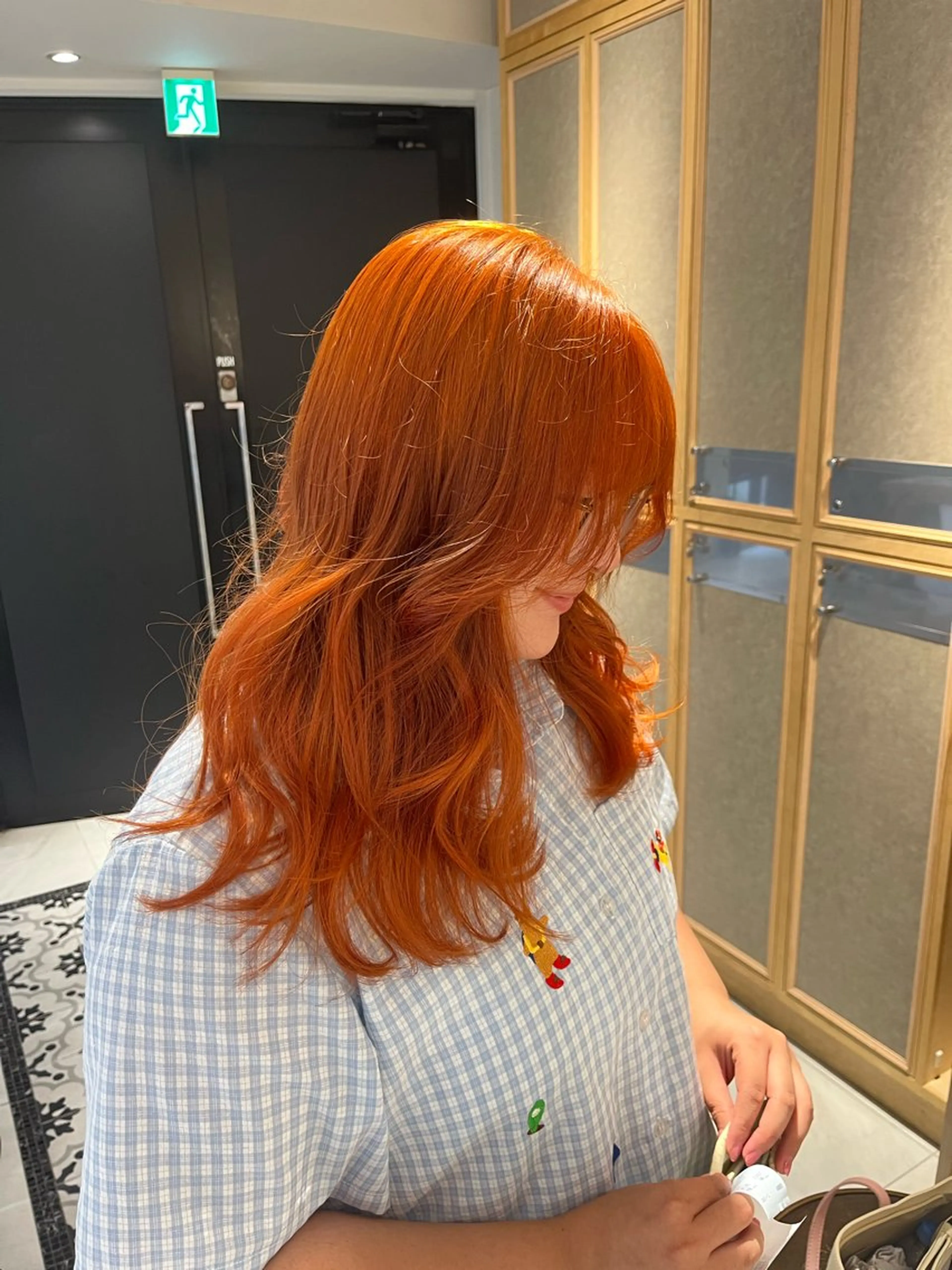 ロング カラー ブリーチ オレンジ ヘアカラー トリートメント ナミ🩶暗髪/暖色 ❤️/透明感/縮毛のヘアスタイル