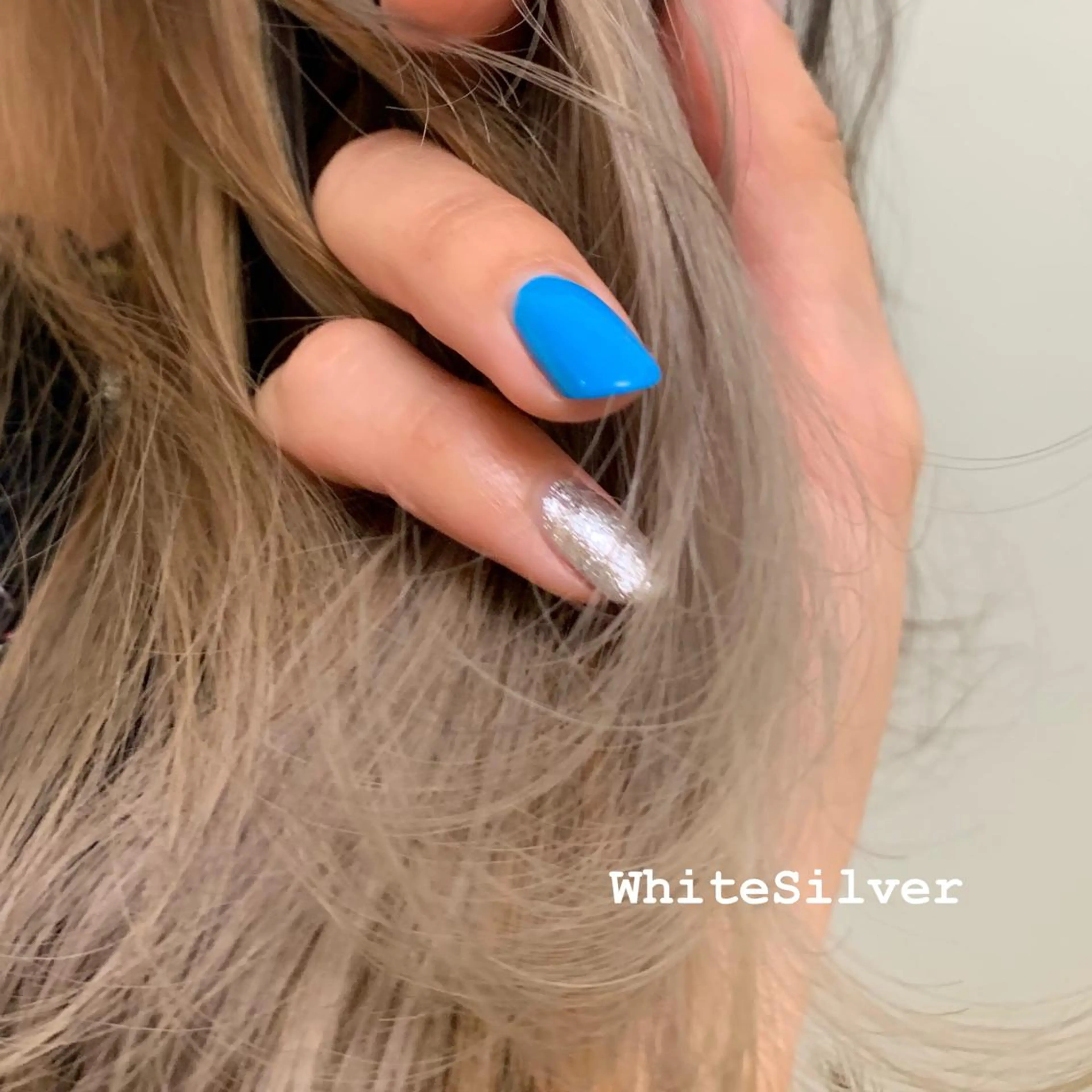 セミロング カラー ブリーチ ヘアカラー ✨カラー支持No.1 🧸ワキ カナコ🧸のヘアスタイル