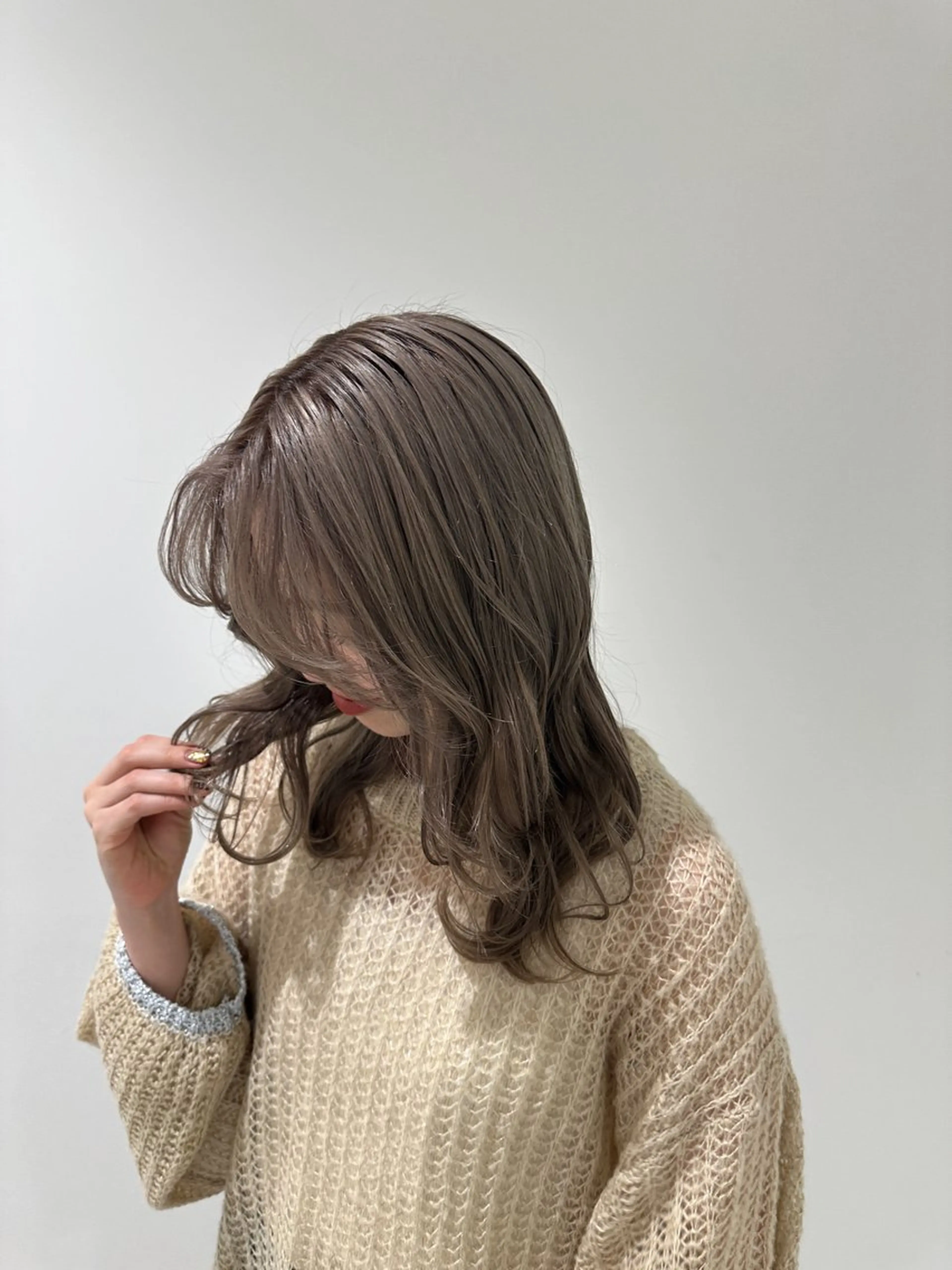 カラー ベージュカラー 透明感カラー グレージュ ハイトーンカラー 髪質改善 ヘアカラー 広がり・パサつき改善 /ツヤ美髪/こうたのヘアスタイル