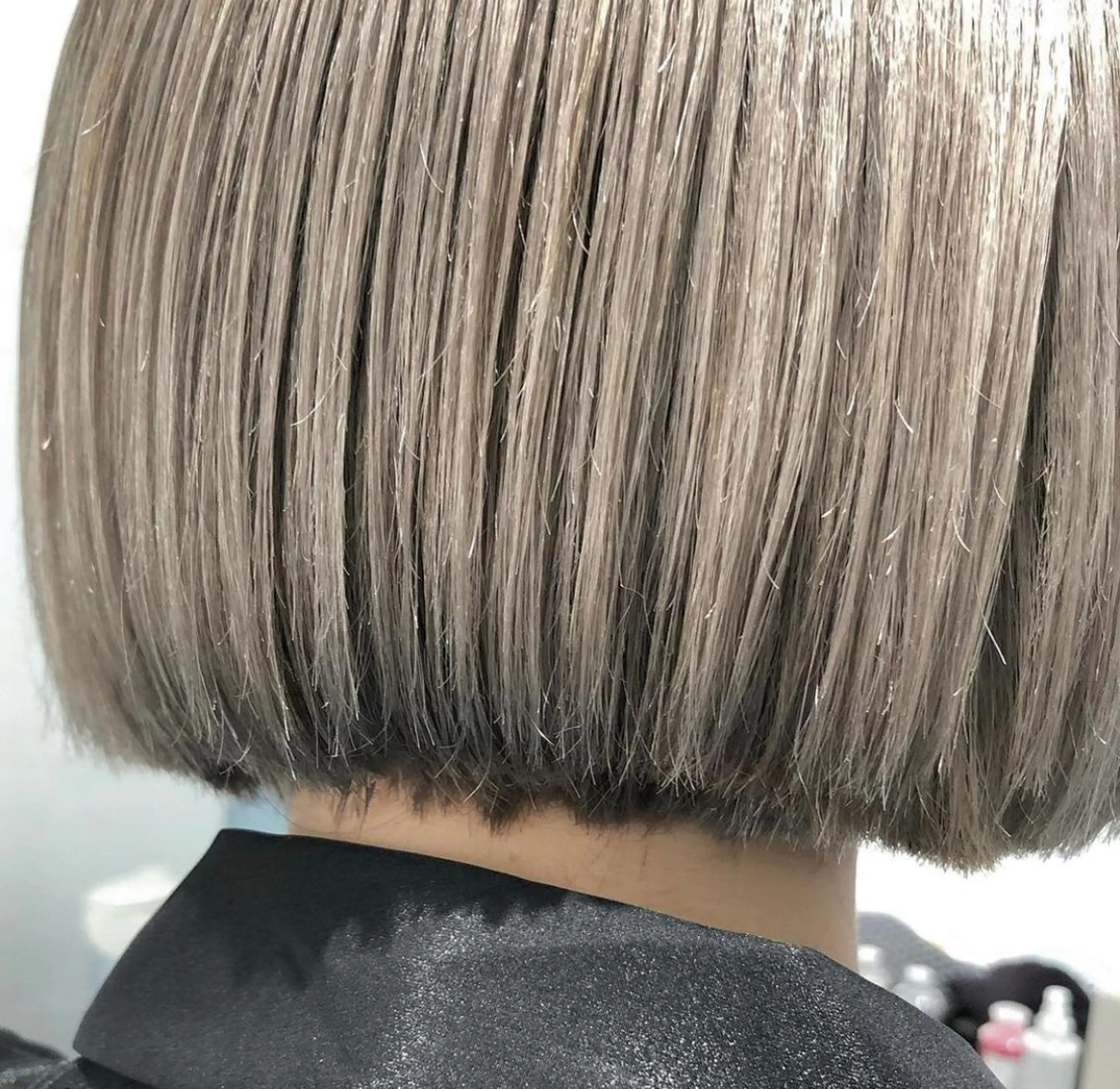 ミディアム カラー ブリーチ ヘアカラー 顔周りレイヤー 🎀マリノのヘアスタイル