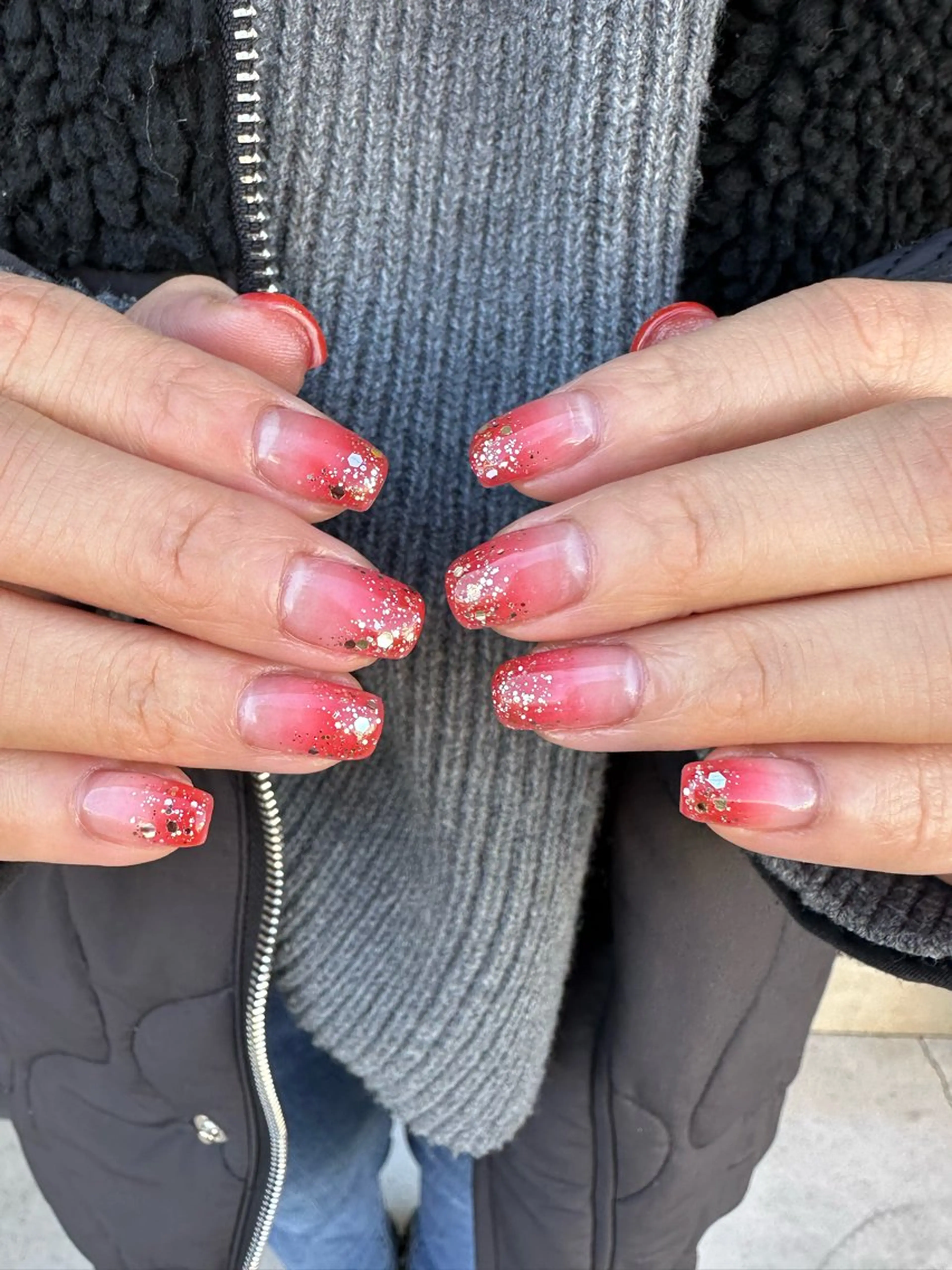 ネイル ラメ(グリッター) 赤色 ハンドネイル Gemies所属・nanako_ Gemiesのネイルデザイン