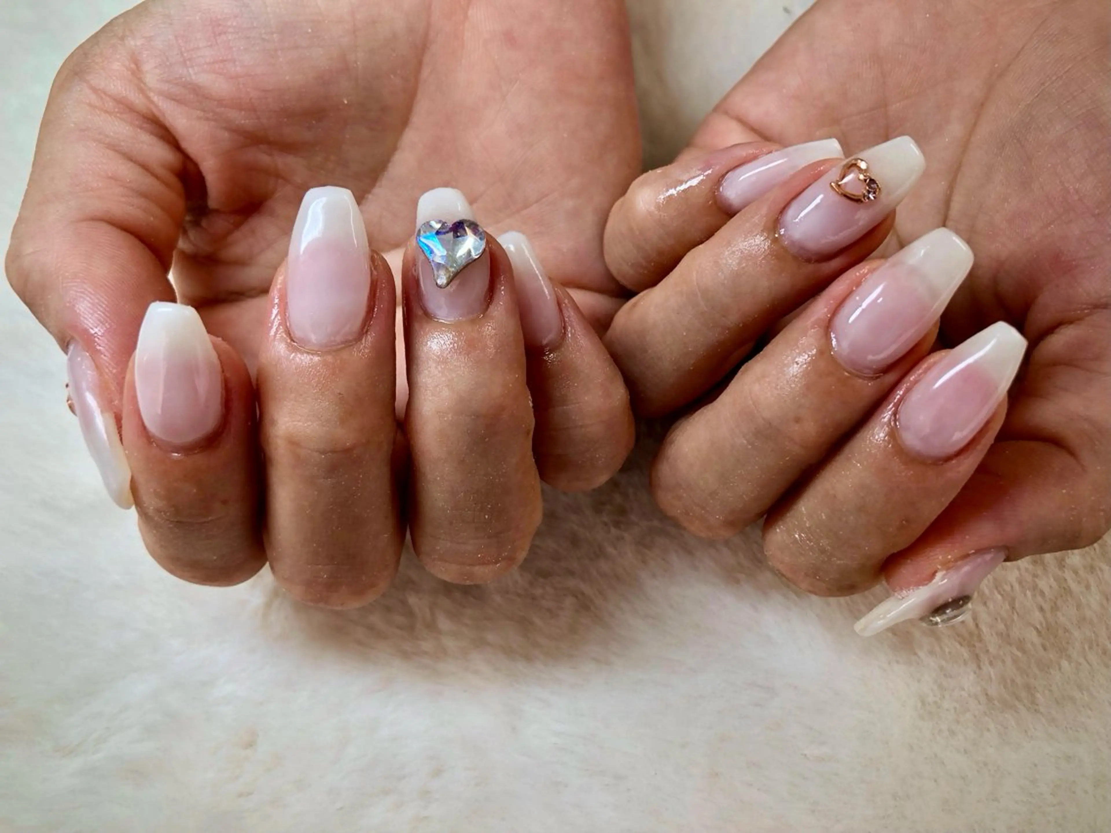 ネイル 長さ出し ハート ハンドネイル ハンドケア 心斎橋Salon Epokkuのネイルデザイン