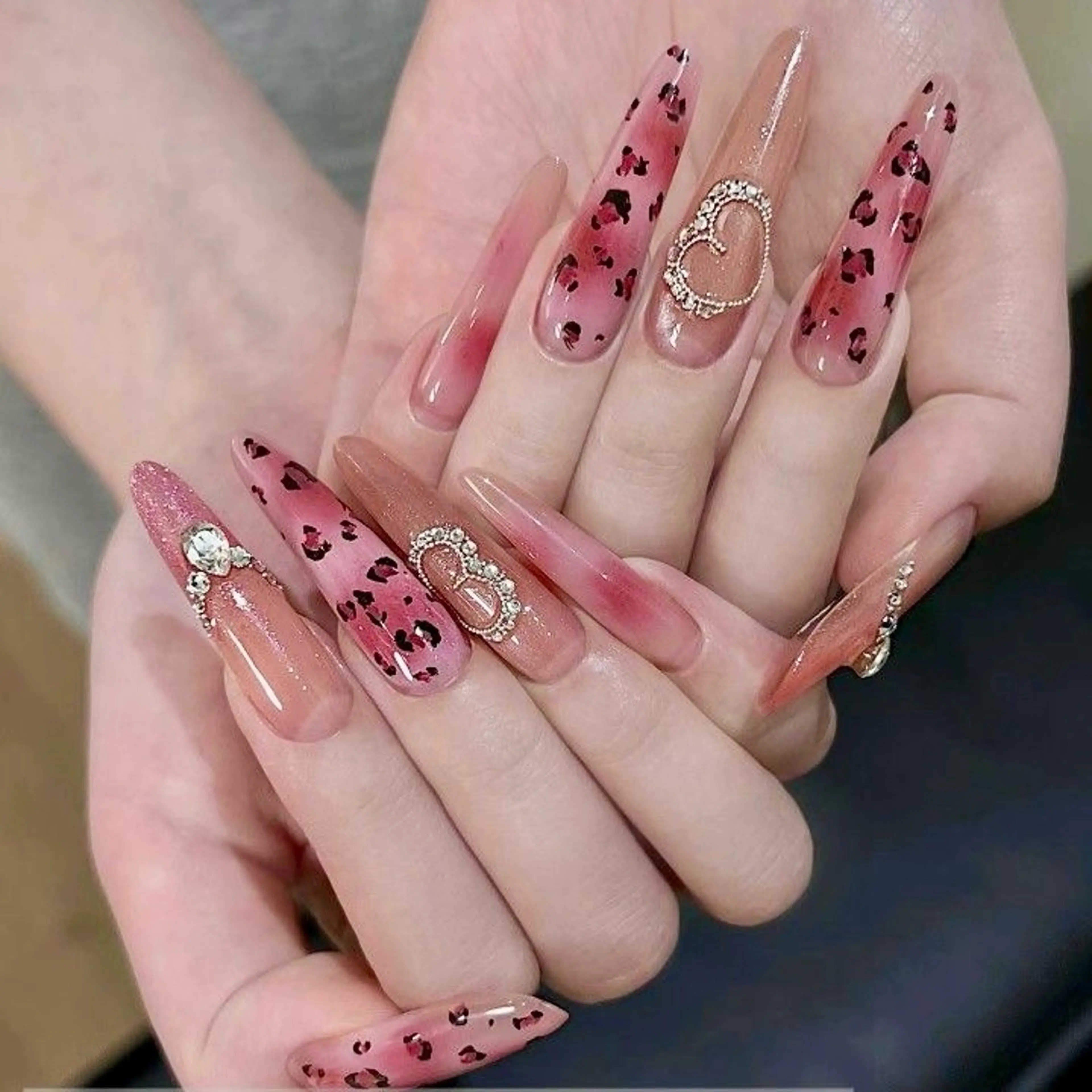 ネイル アートネイル フレンチネイル ジェルネイル グラデーション ラメ(グリッター) ハンドネイル ハンドケア Nova Nail Nambaのネイルデザイン