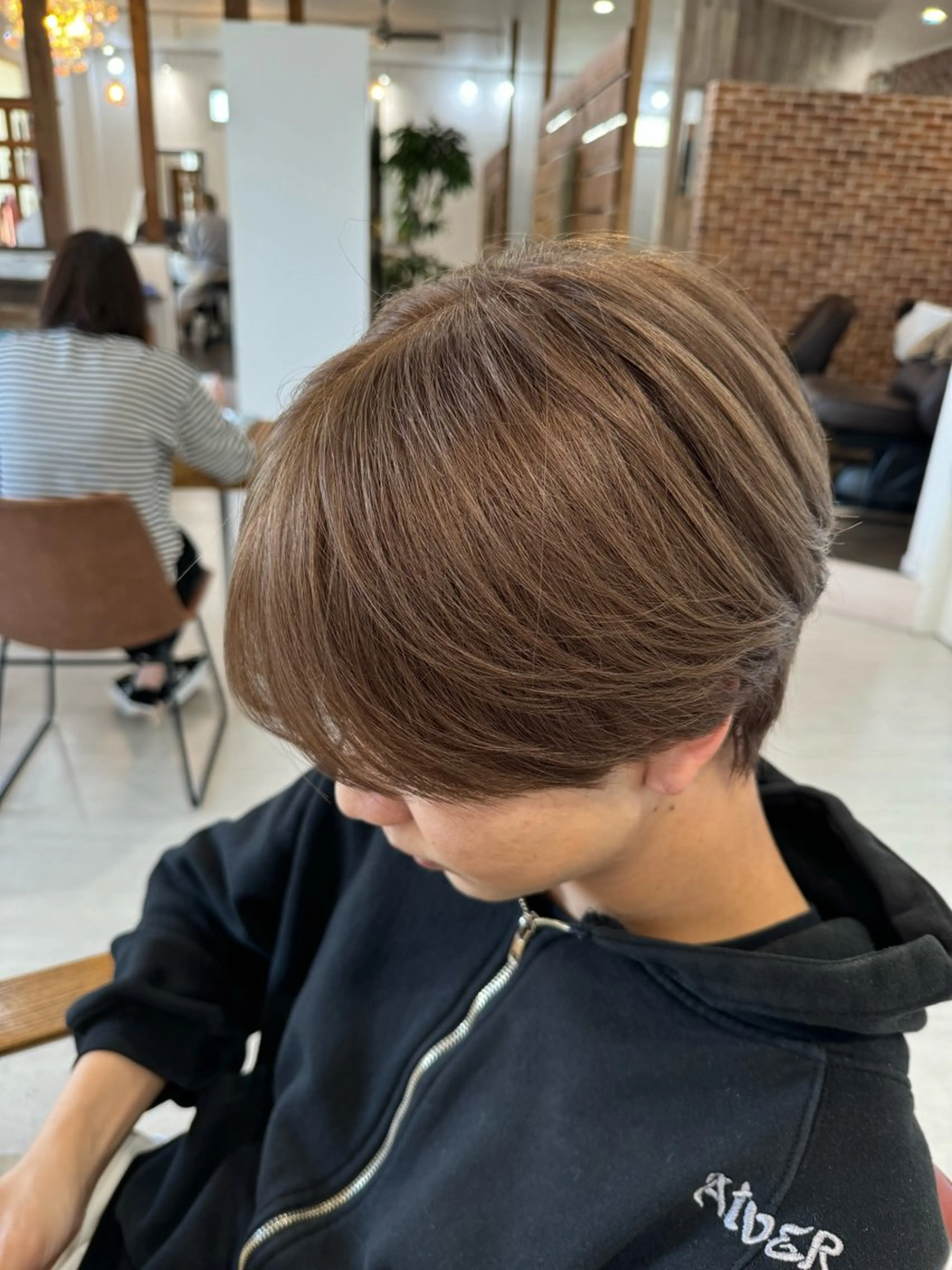 カラー メンズ カット ヘアカラー トリートメント Salon de Qualia(サロンドクオリア)所属・ハイトーン/外国人風 カラー/メンズパーマのヘアスタイル