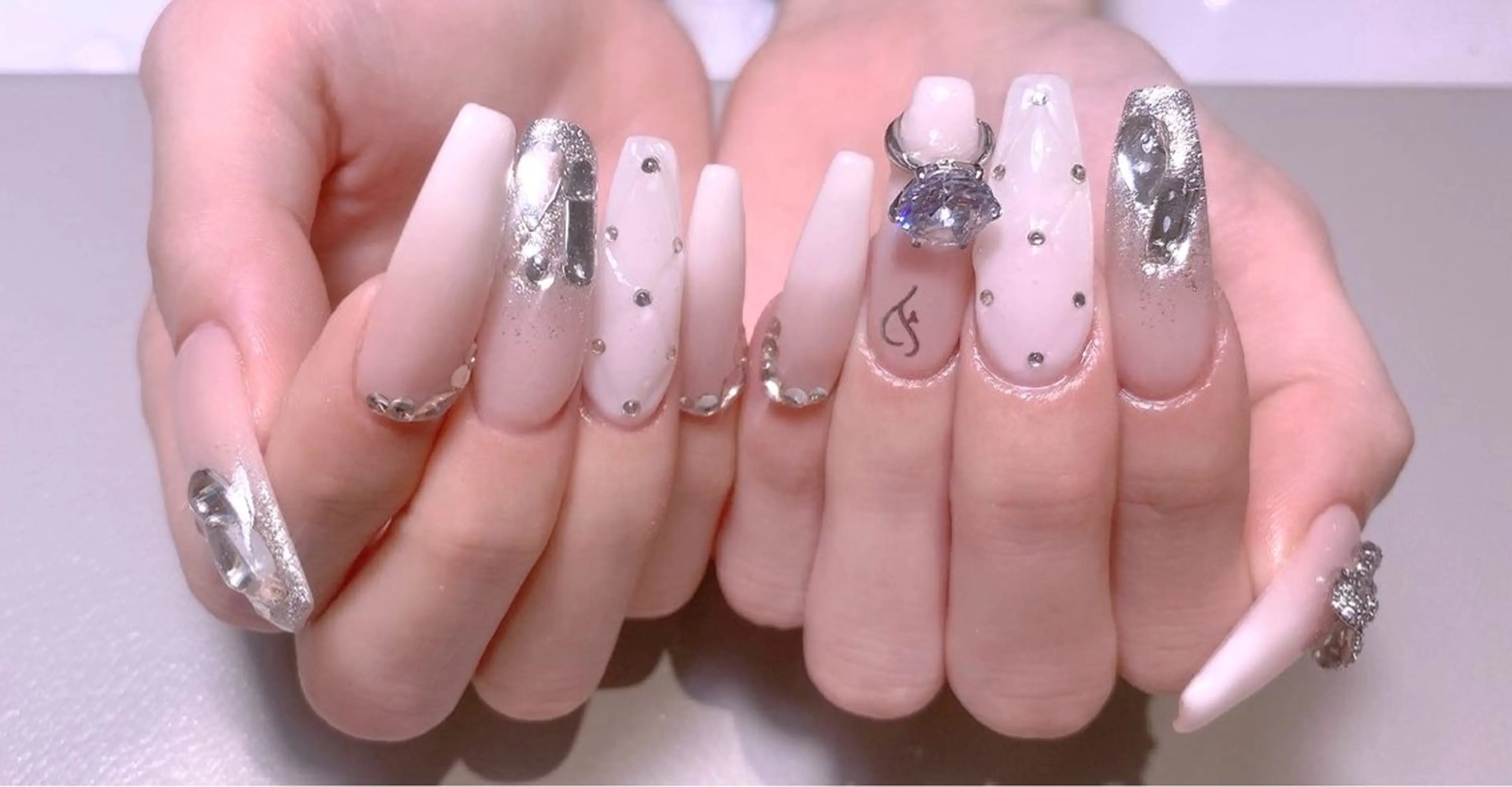 ネイル ハンドネイル リン リンのネイルデザイン