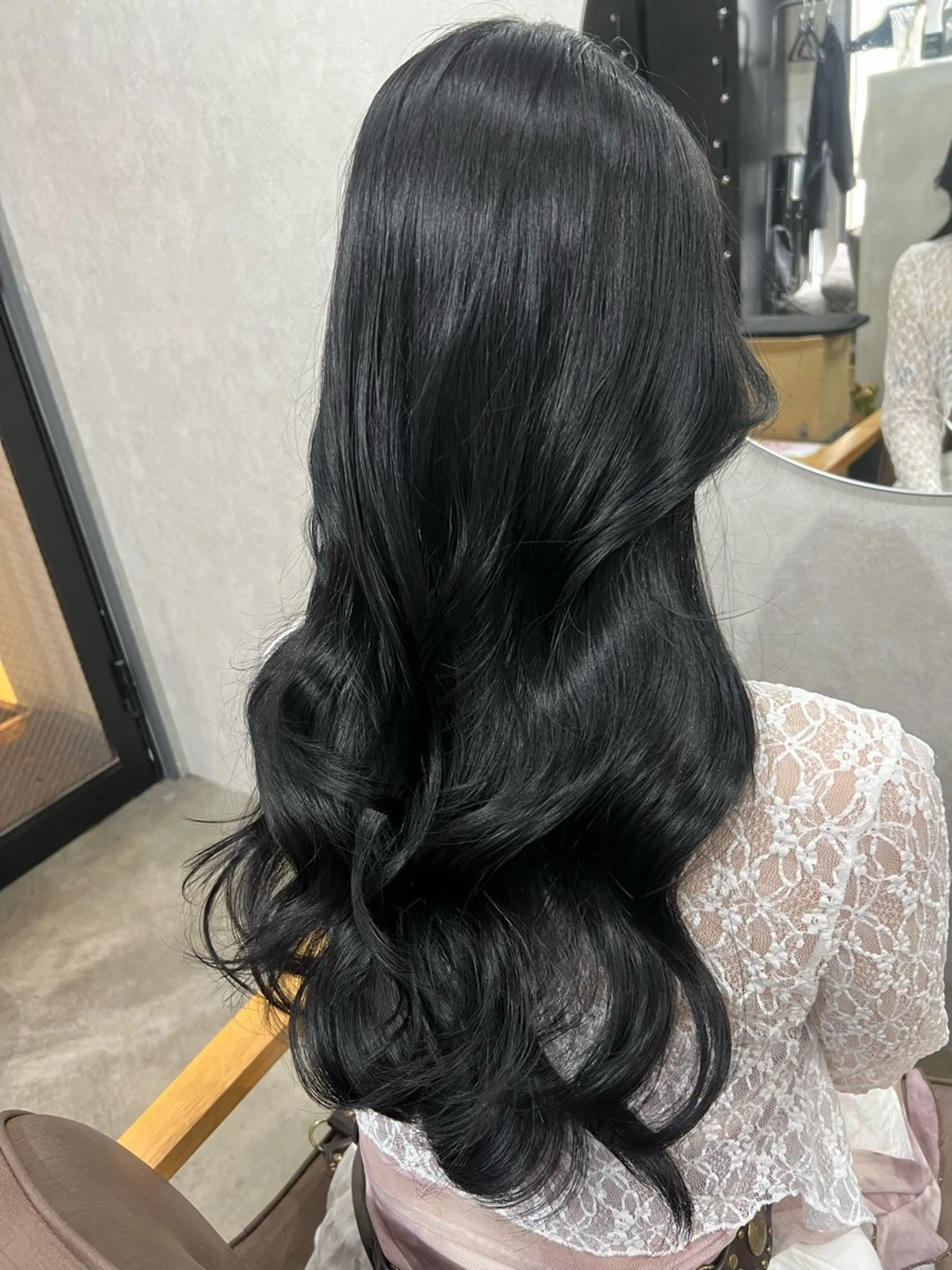 ロング カット ヘアカラー トリートメント maya レイヤーカットのヘアスタイル