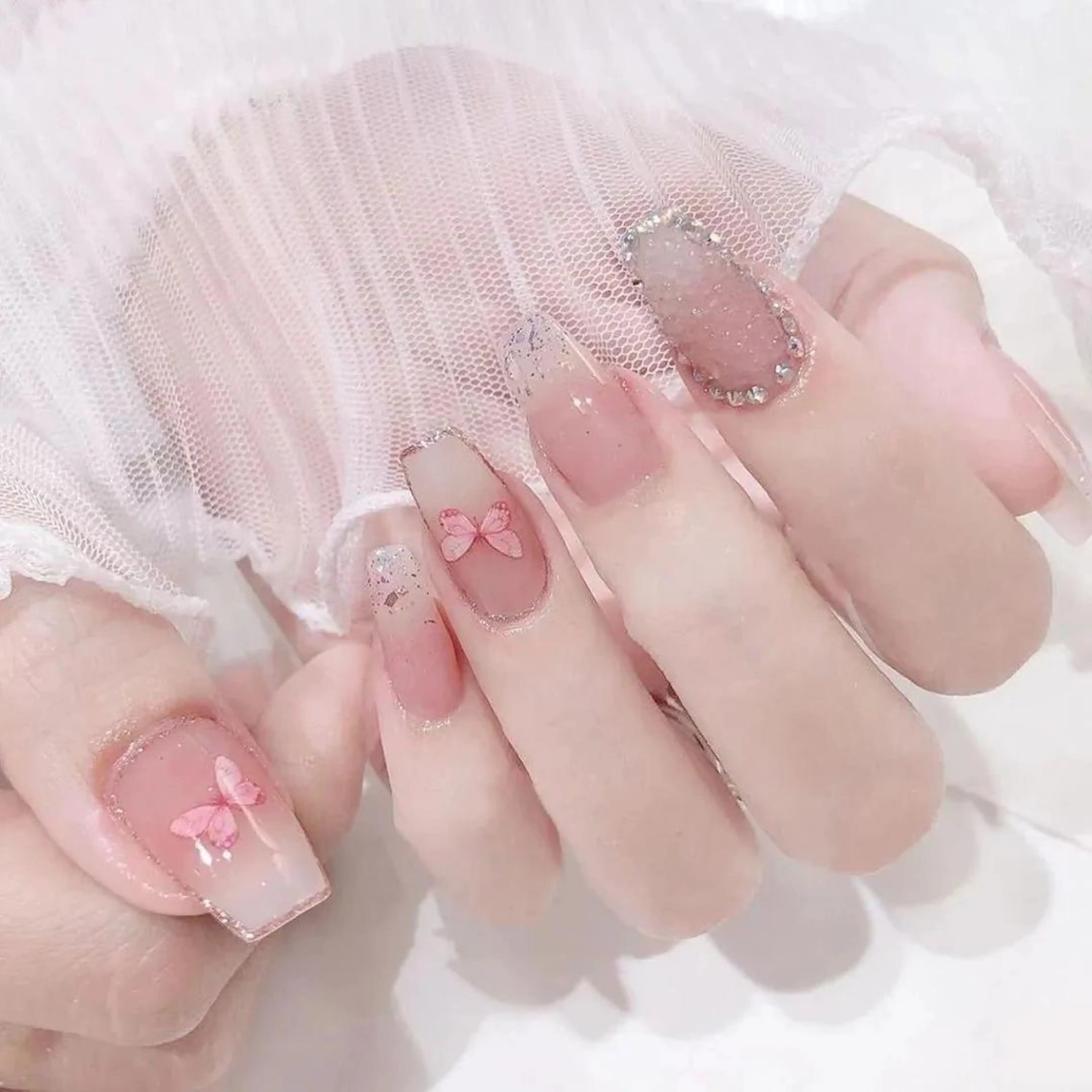 ネイル AngelChris ビューティーサロンのネイルデザイン