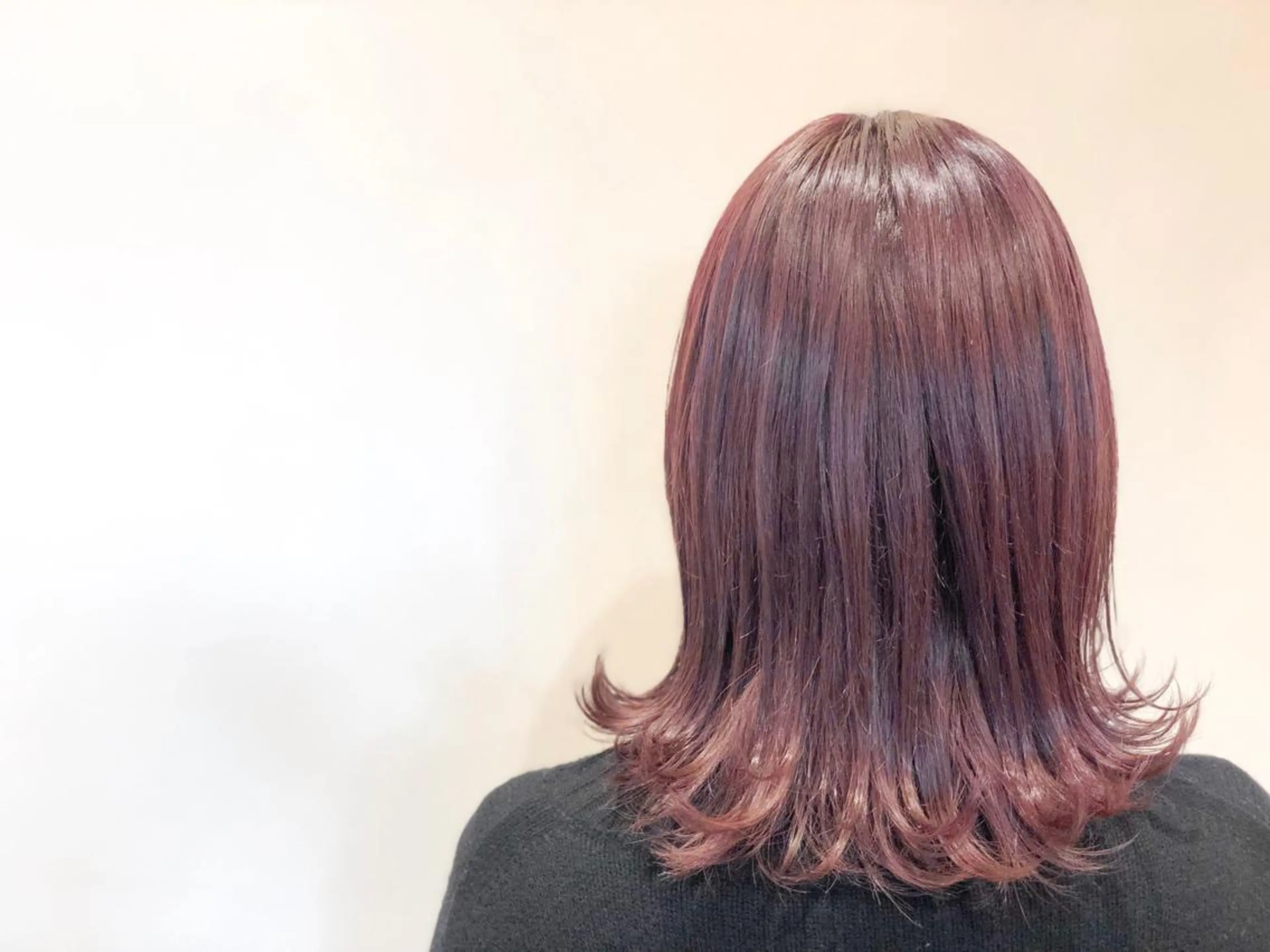 ミディアム カラー ヘアアレンジ カシス ピンクカラー ヘアカラー いしだ みさきのヘアスタイル