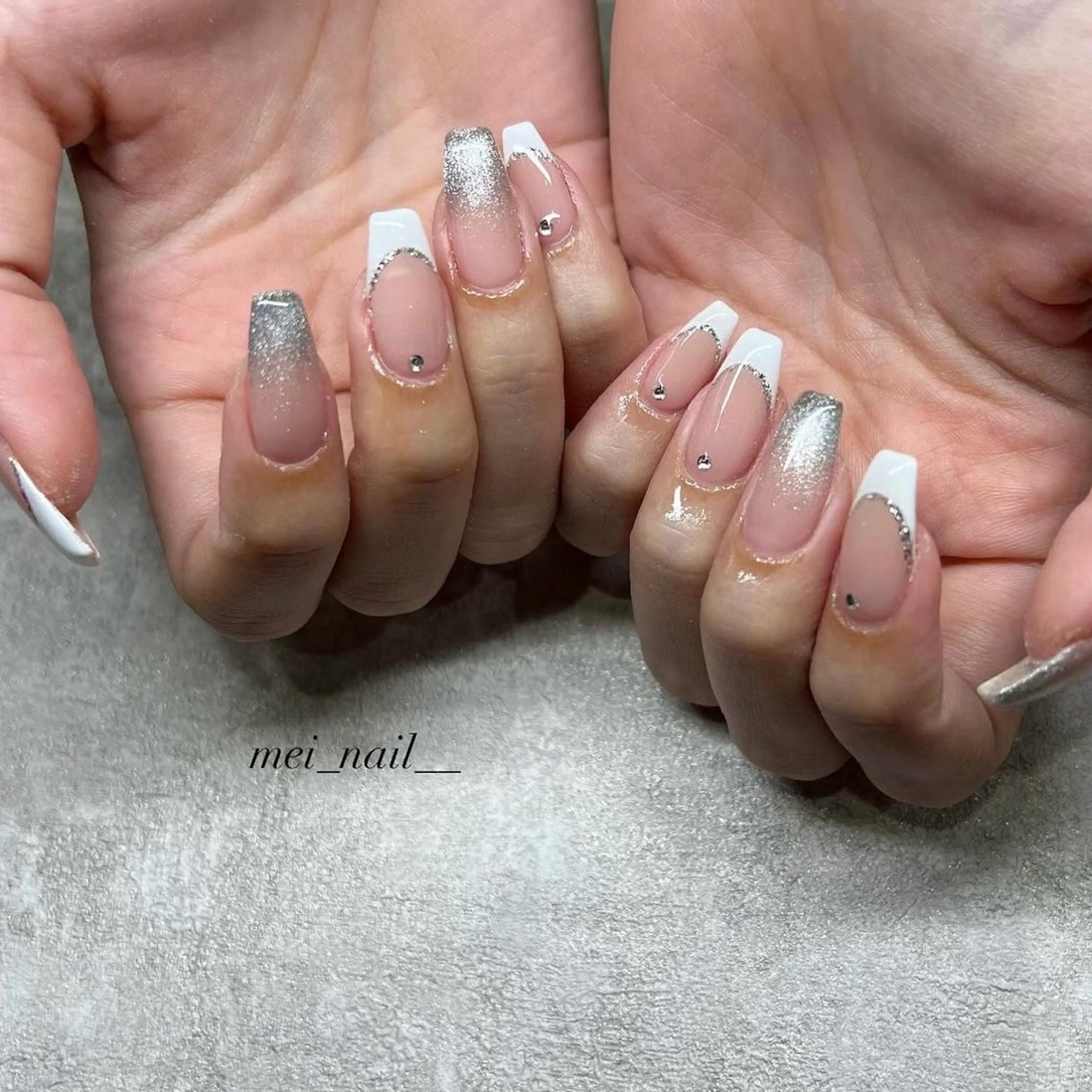 ネイル フレンチネイル マグネットネイル est nail所属・永山 芽生子のネイルデザイン