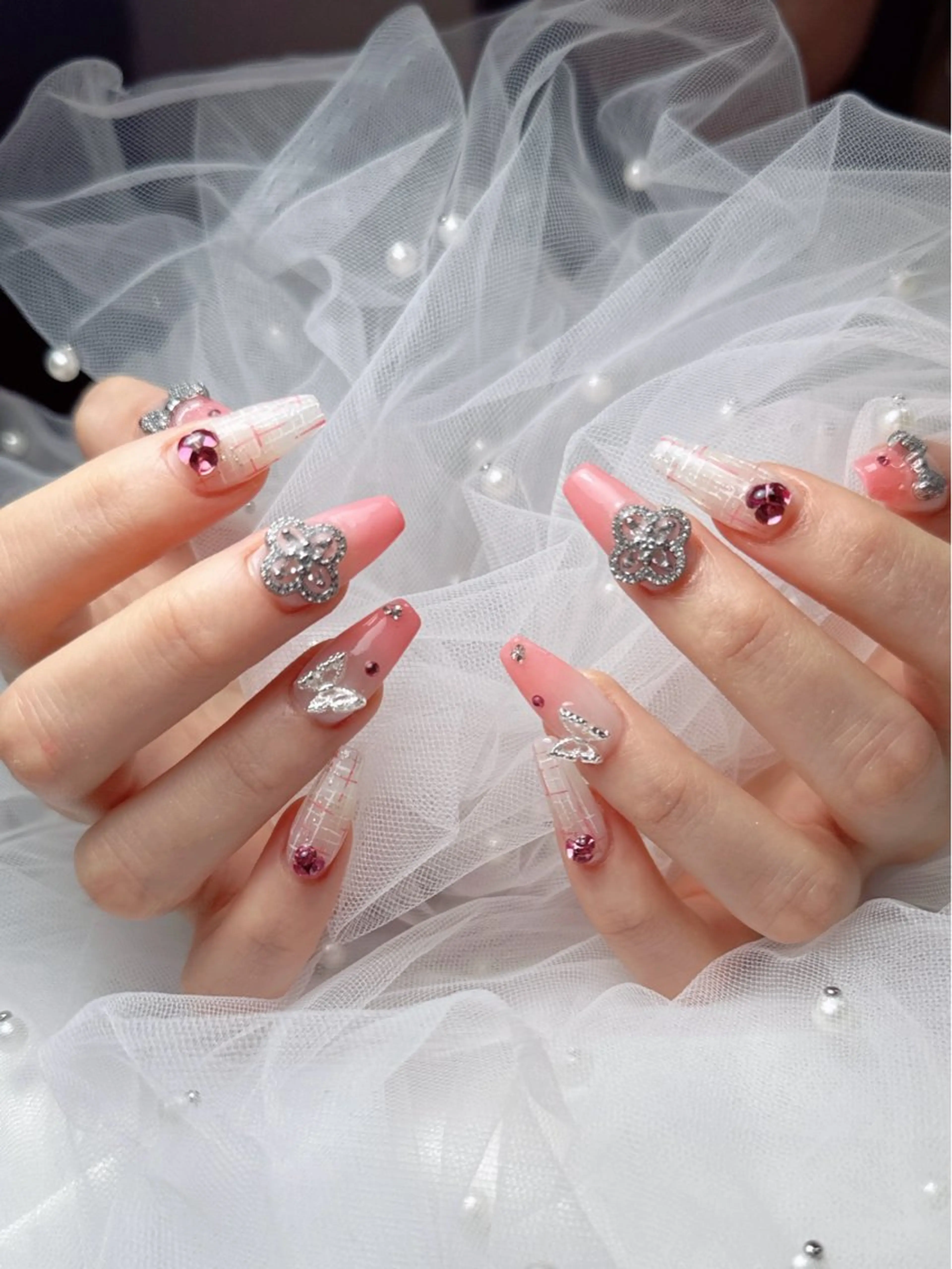 ネイル フレンチネイル ジェルネイル ハート 韓国ネイル マグネットネイル ハンドネイル ネイルサロン lotusのネイルデザイン