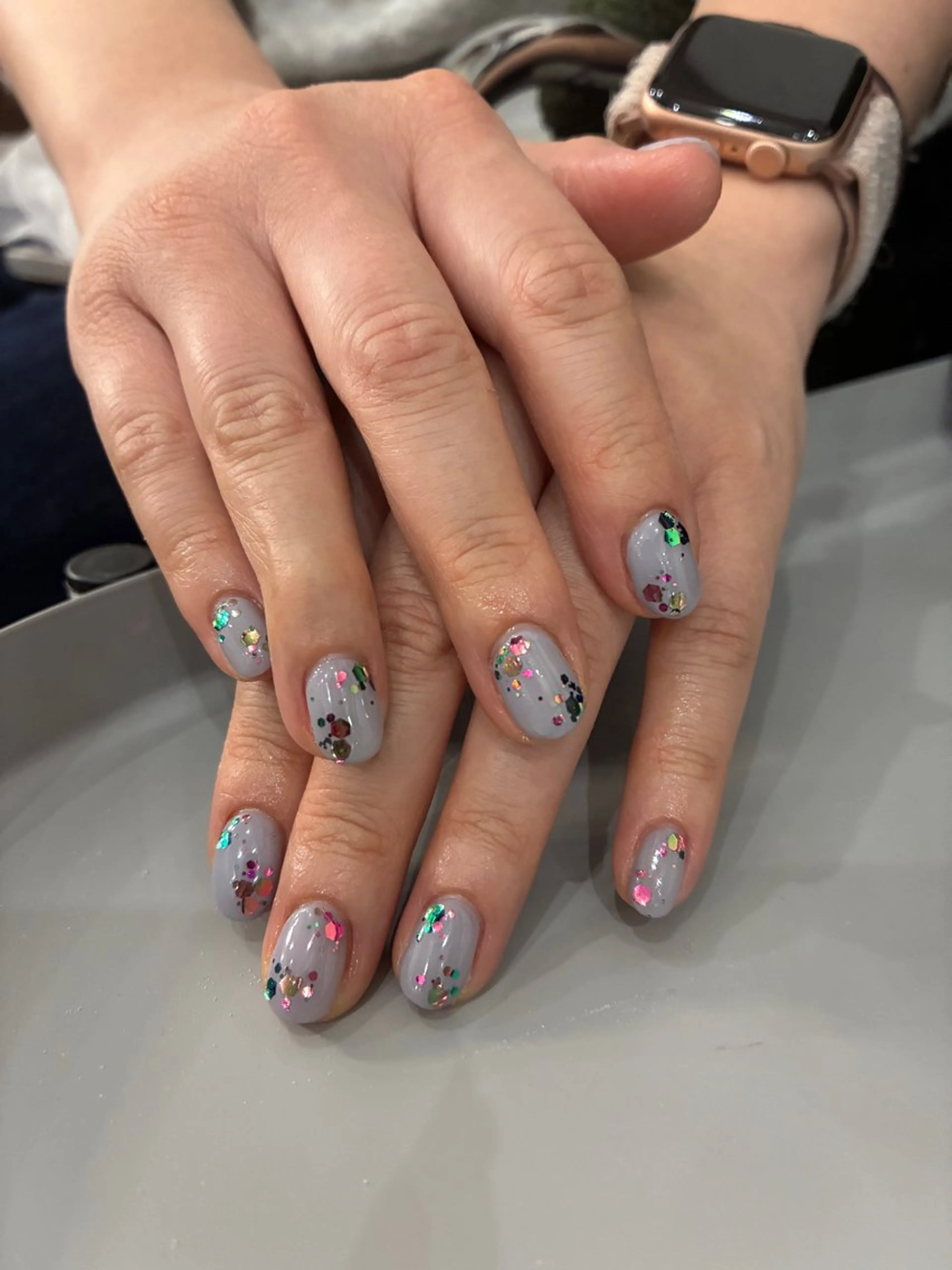 ネイル ホログラムネイル キラキラネイル ハンドネイル nue所属・nue【ムー】 ひなたのネイルデザイン