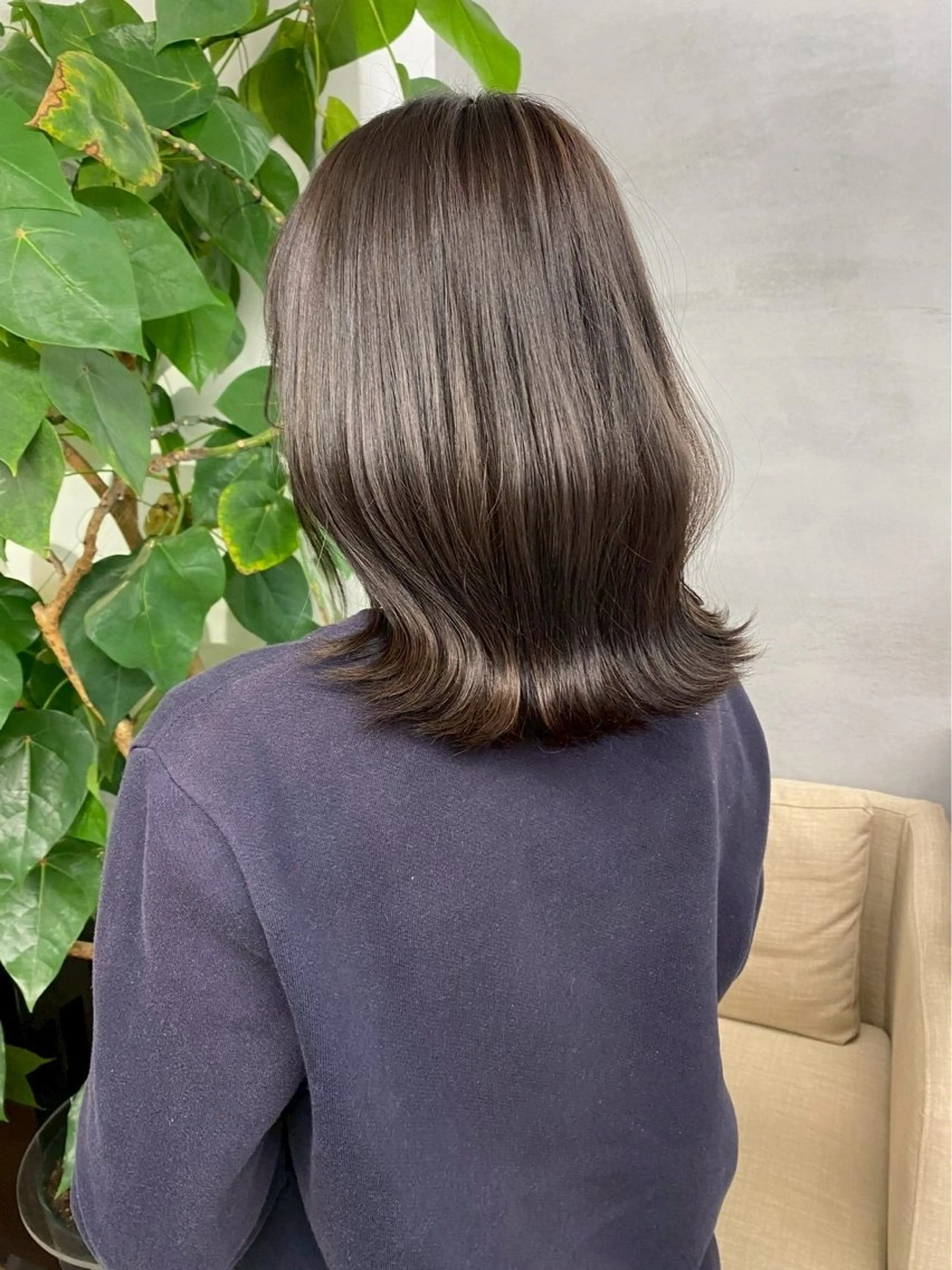 ミディアム カラー グレージュ オリーブグレージュ オリーブグレー ヘアカラー sopi  by invitation所属・ ここね︎︎/透明 感カラー/ナチュラルのヘアスタイル