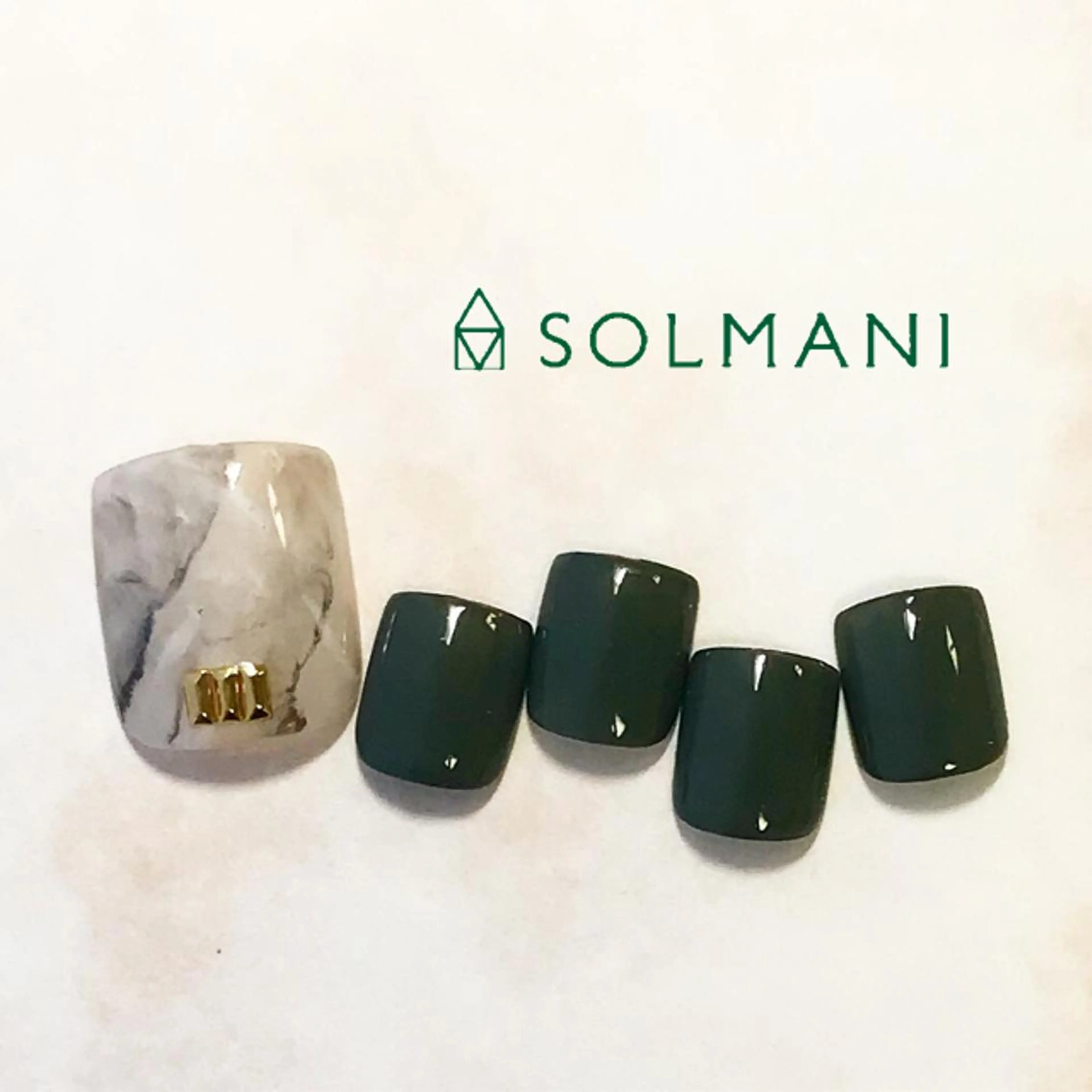 ネイル SOLMANI 予約担当のネイルデザイン