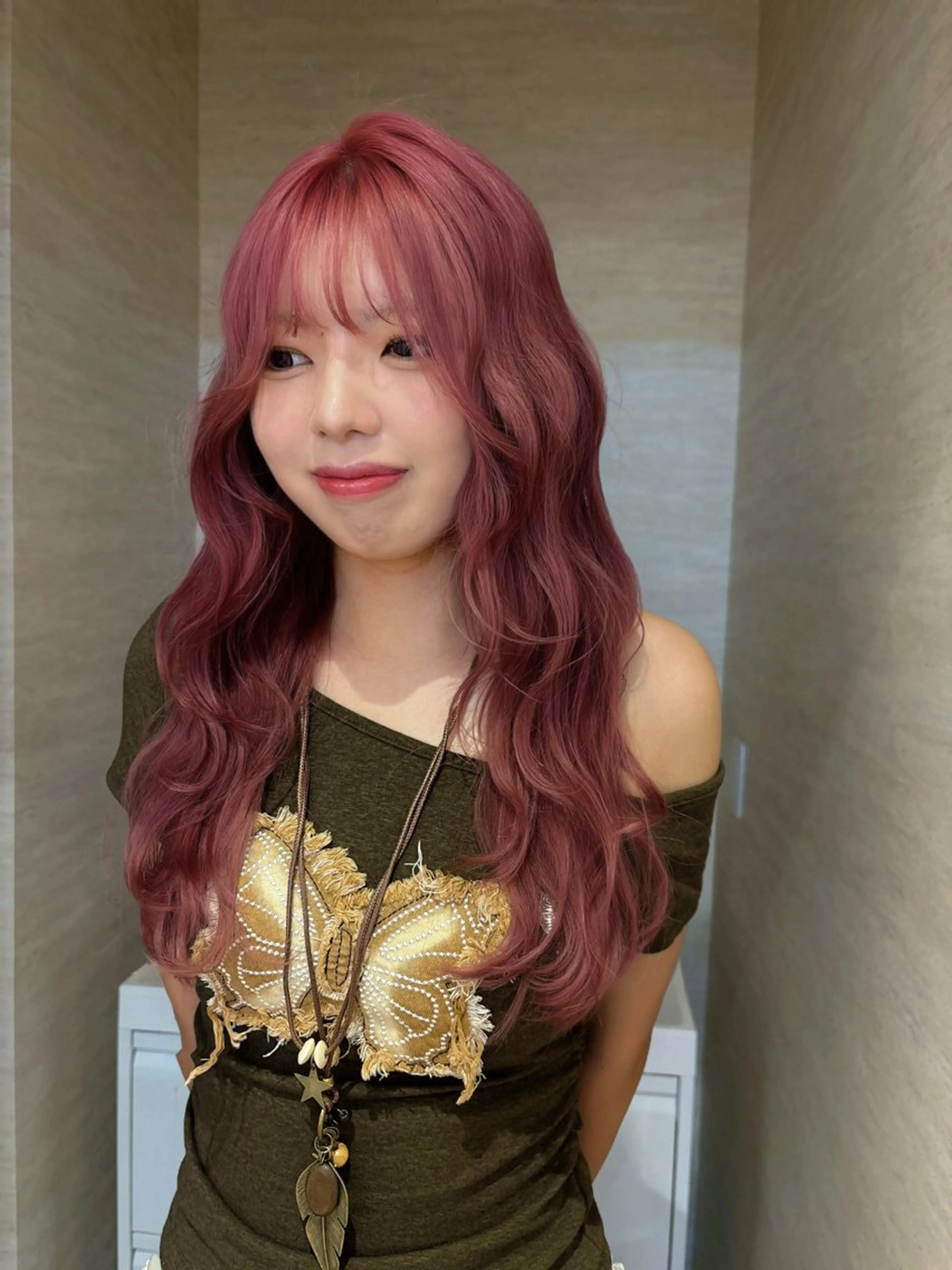 ロング カラー ブリーチ ハイトーンカラー ピンクカラー カット ヘアカラー トリートメント レイヤーカット ♥kanaのヘアスタイル