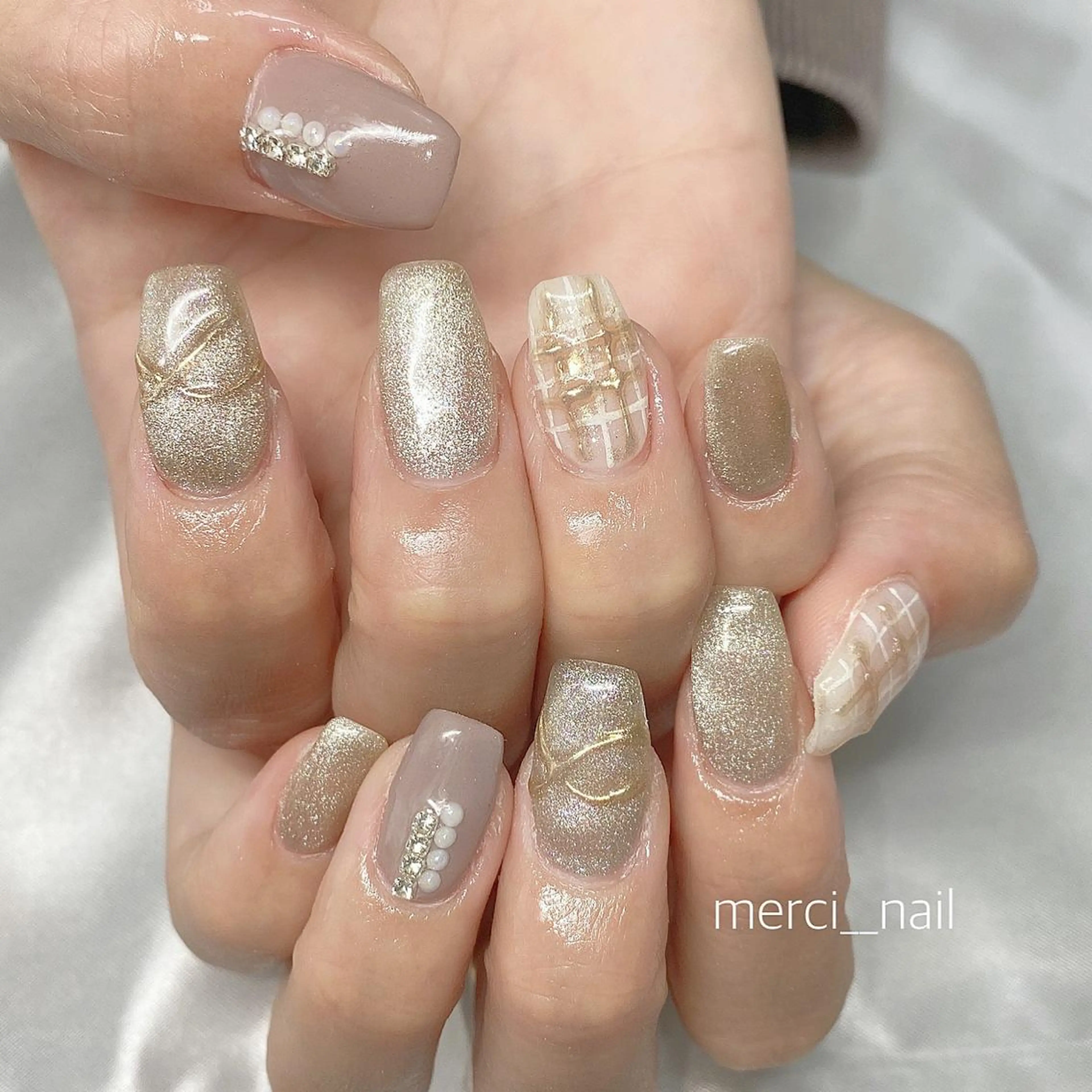 ネイル クリアネイル フラッシュネイル フレンチネイル 韓国ネイル マグネットネイル merci nail所属・merci nailのネイルデザイン