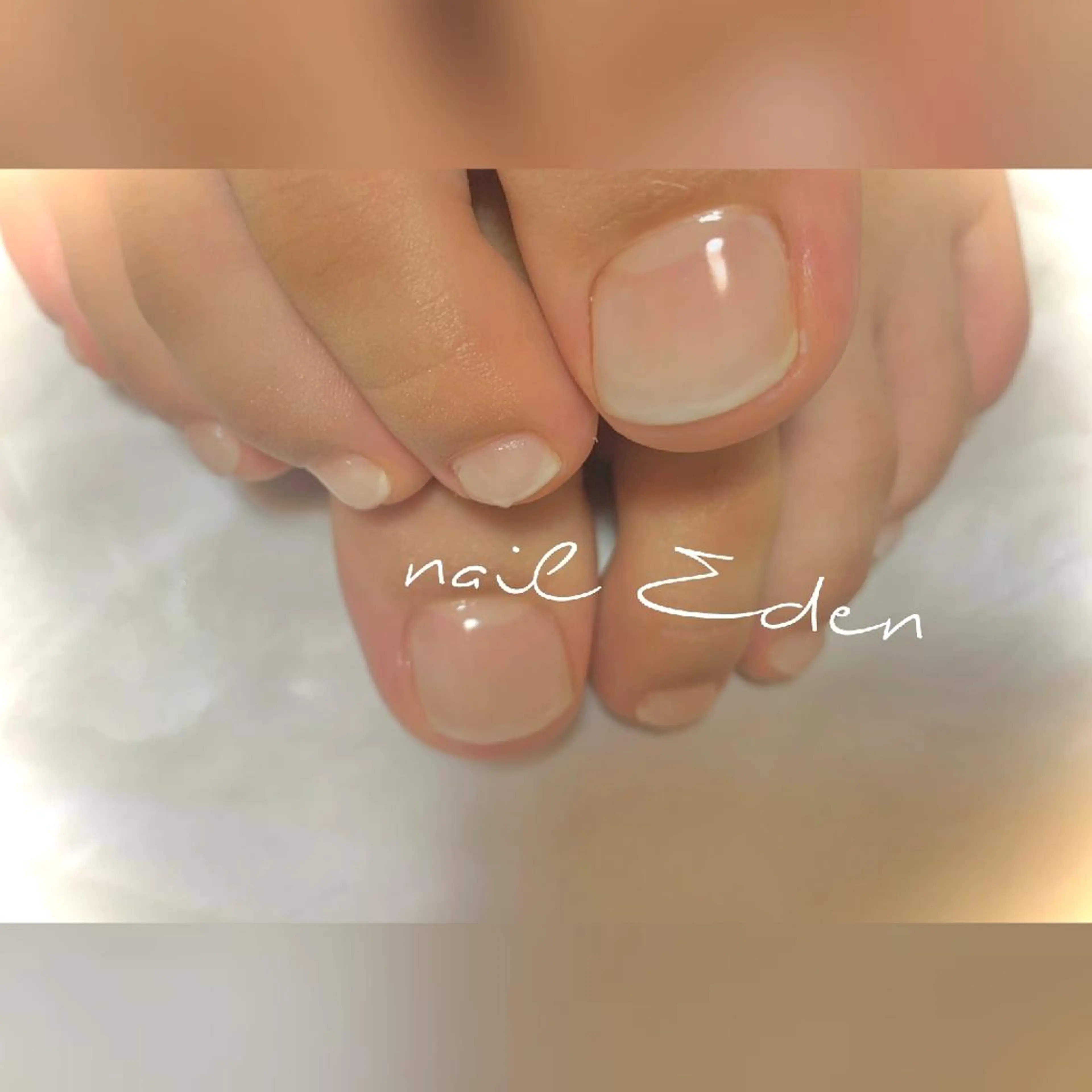 ネイル クリアネイル ホワイト フットネイル Eden　private nail saron所属・Eden ♾️のネイルデザイン