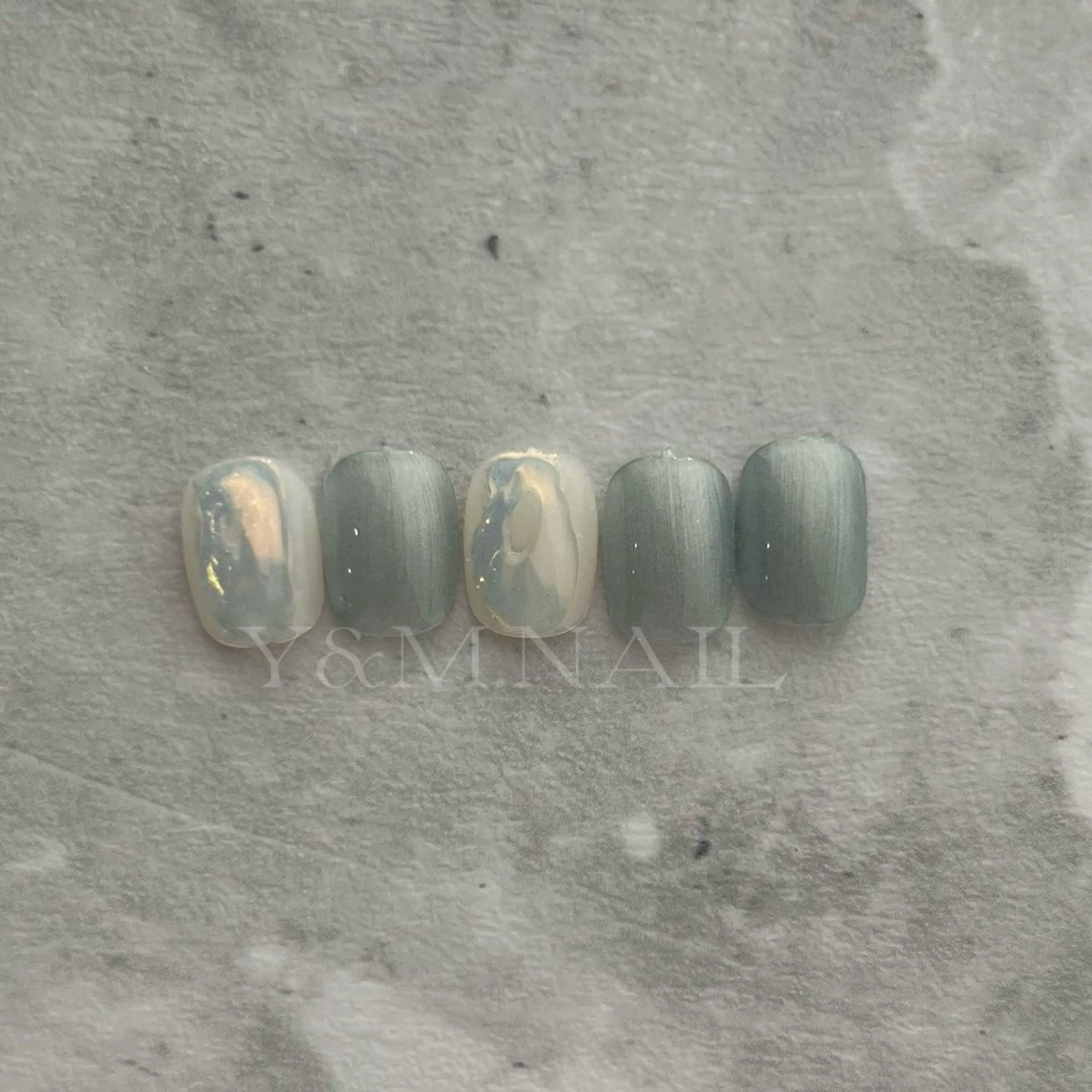 ネイル Ui_Amor (パラジェル)のネイルデザイン