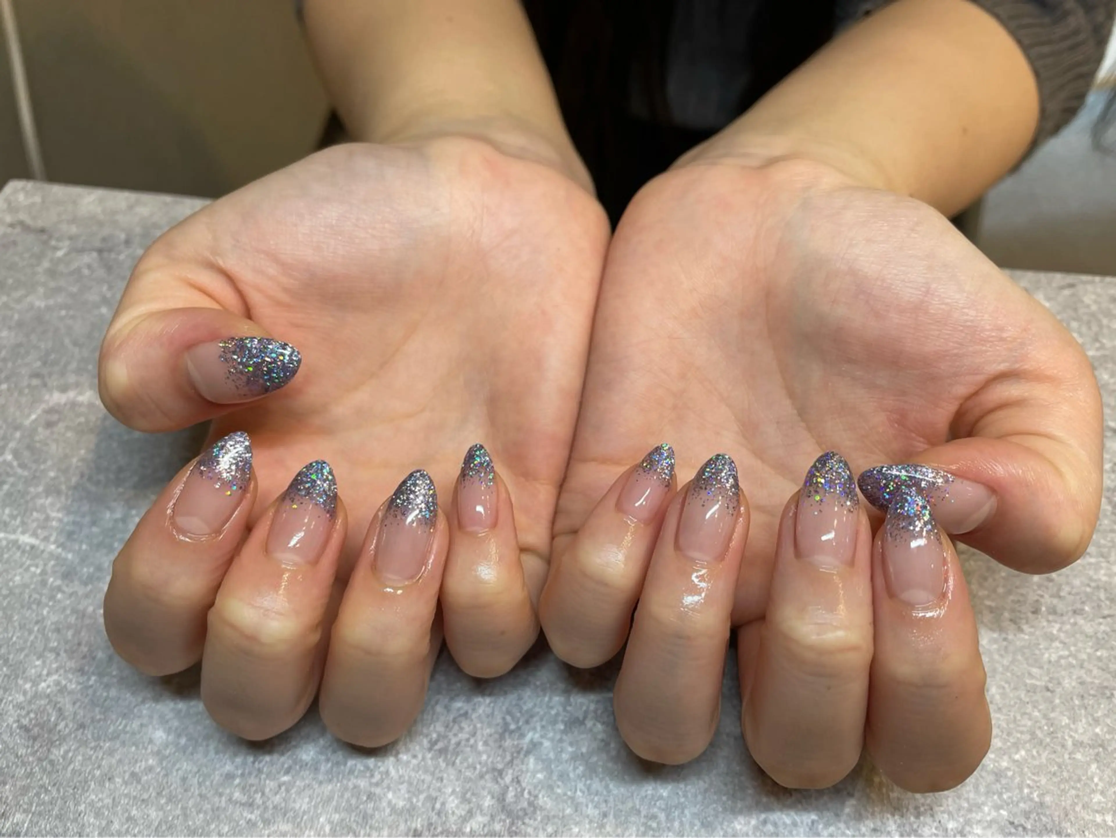 ネイル ブルー グラデーション キラキラネイル ラメ(グリッター) ラメグラデーション mieux MOEKAのネイルデザイン