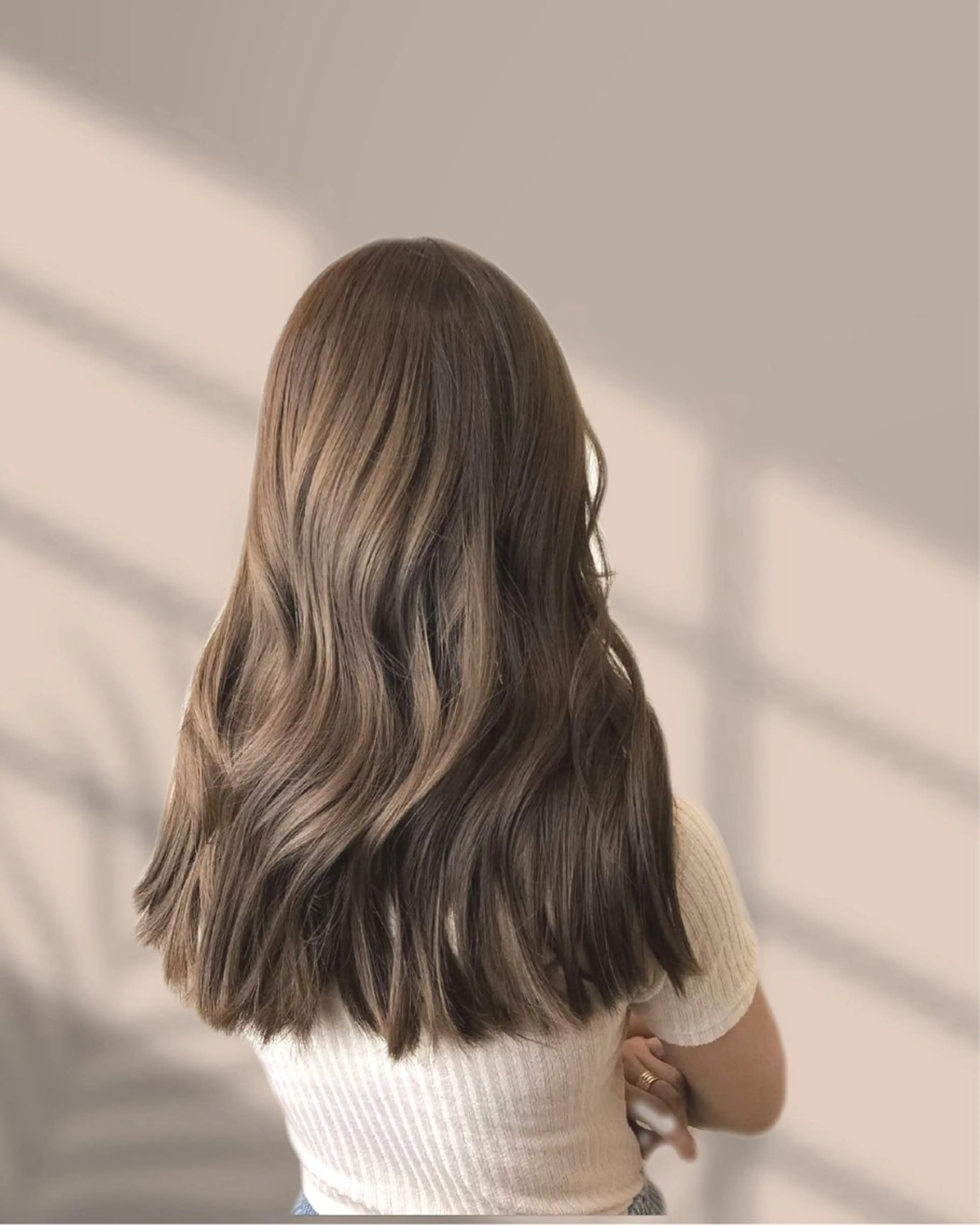 ロング ヘアカラー くすみミルクティー／ ブラウン🪡TOWAのヘアスタイル