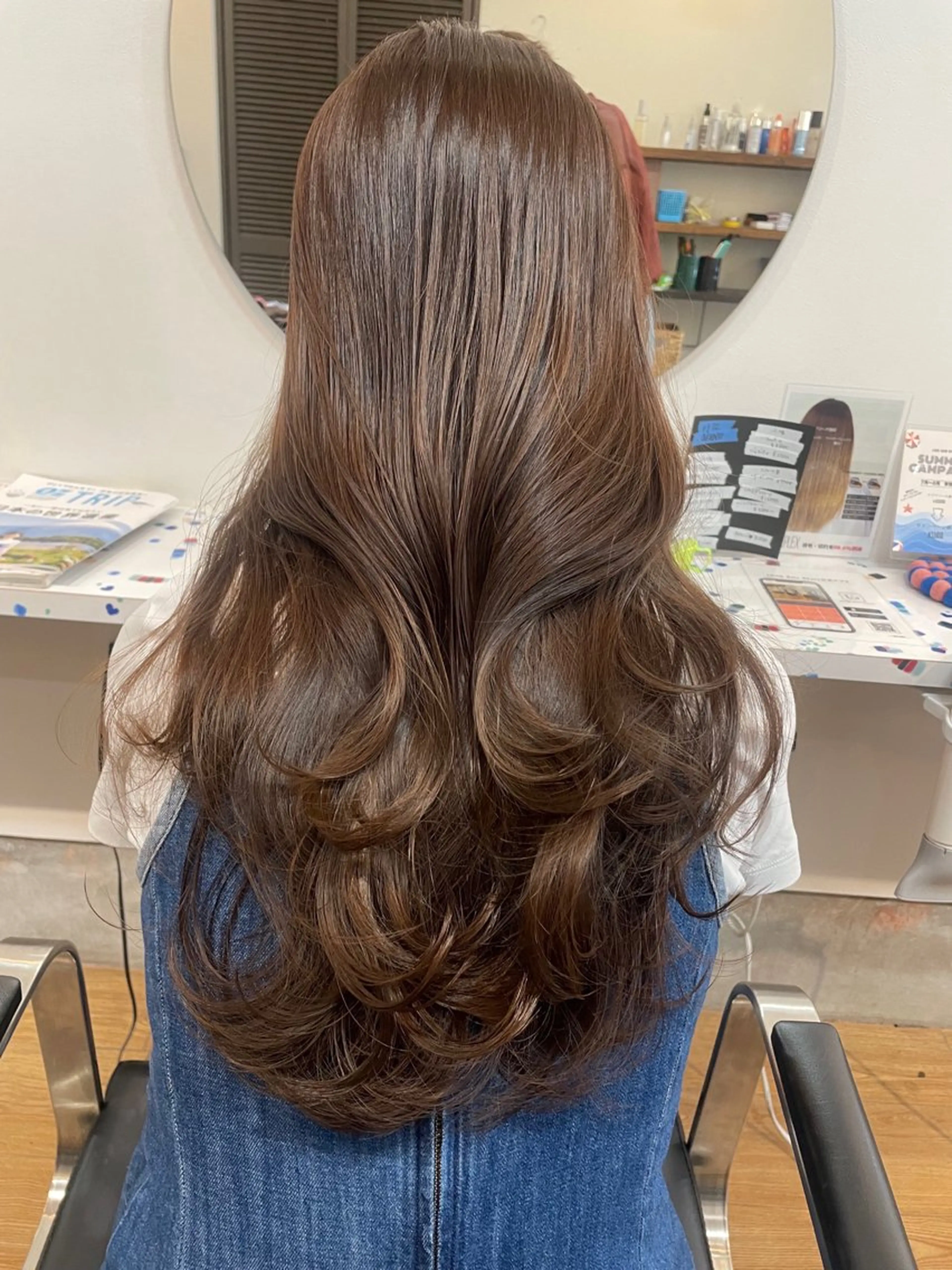 ロング まろやかなベージュ 小池春樹のヘアスタイル