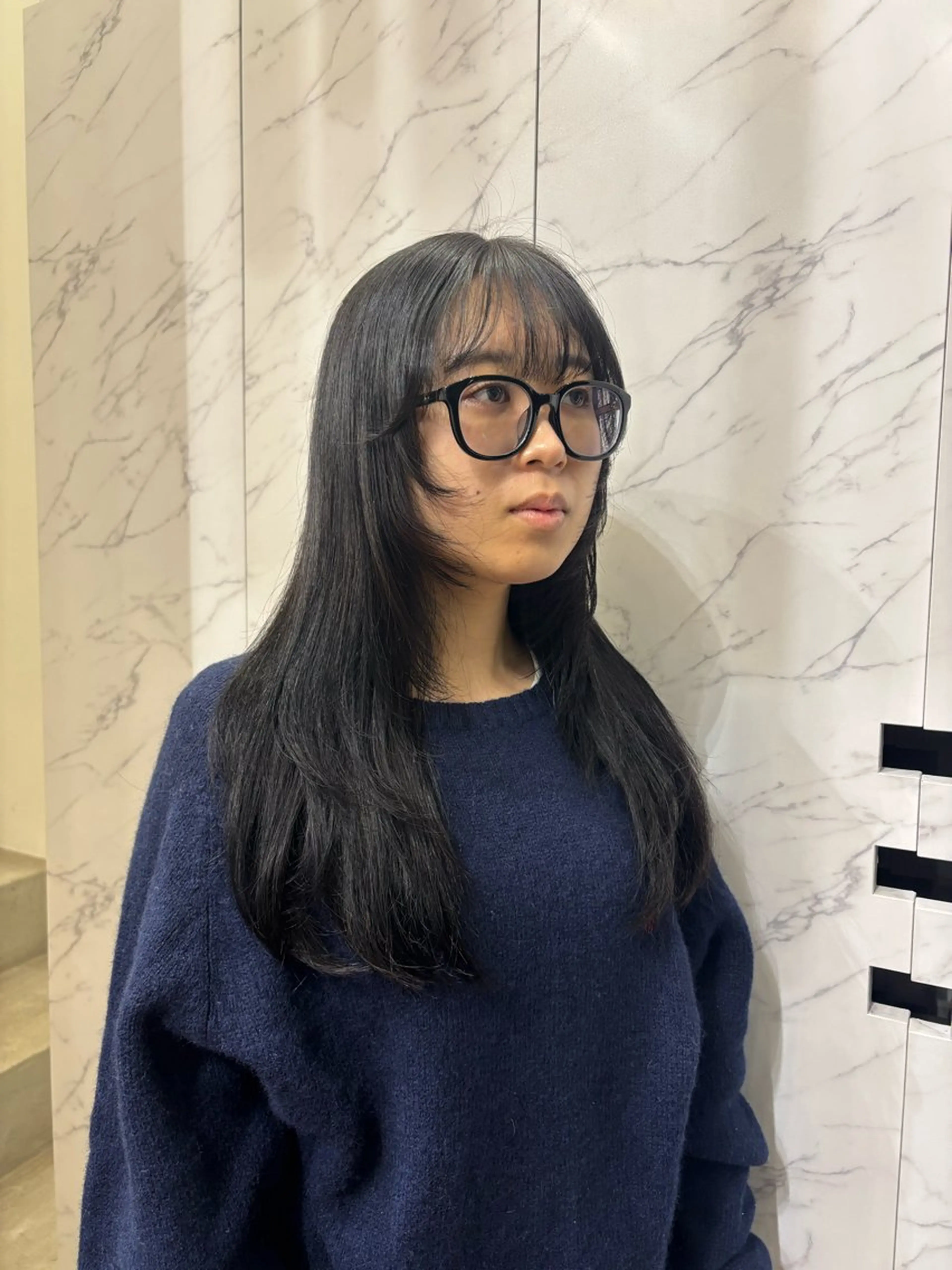 ロング mio / レイヤーカットモデルのヘアスタイル