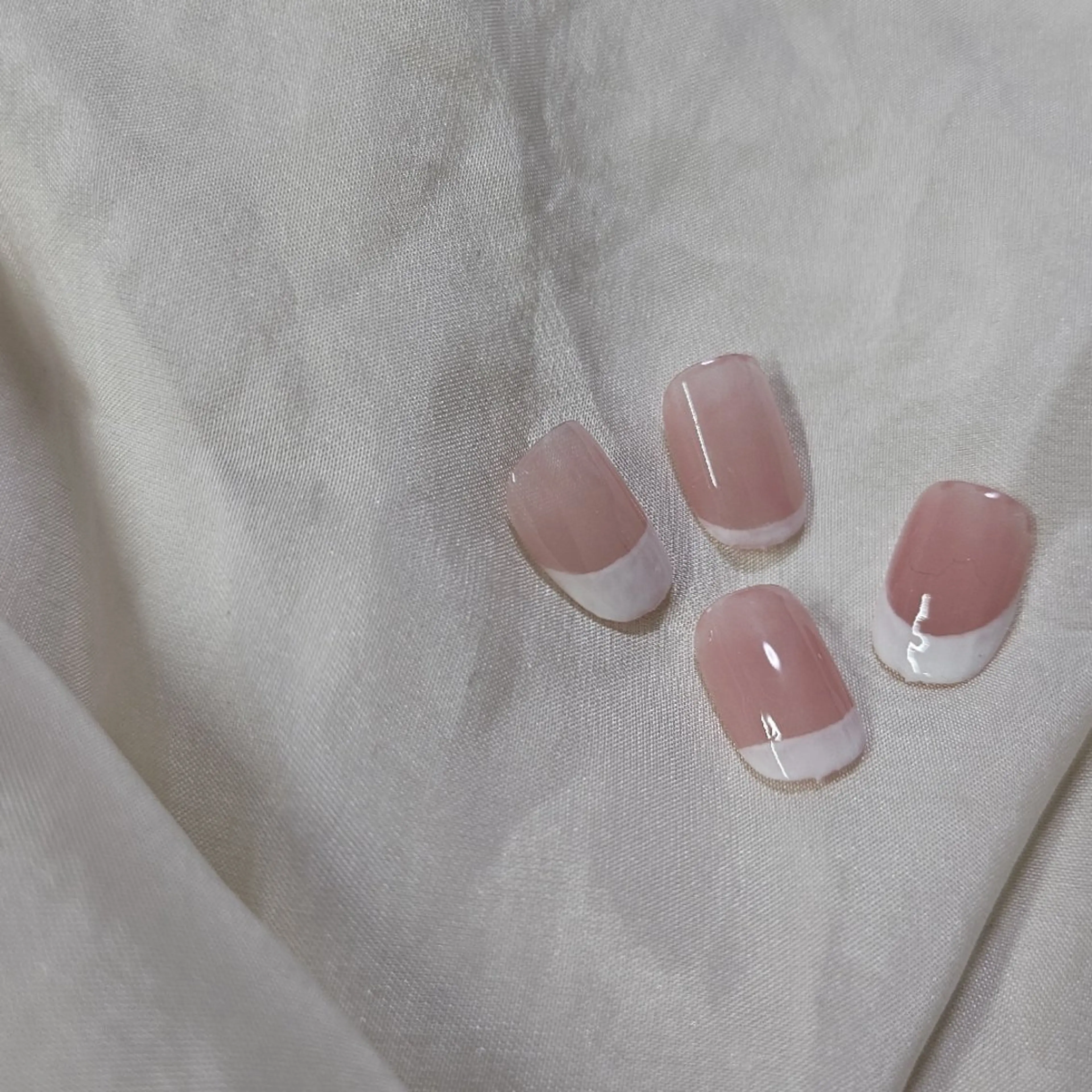 【パラジェル】𝖿𝖾𝗇𝖼𝗁🌷(ハンド/フット)の写真