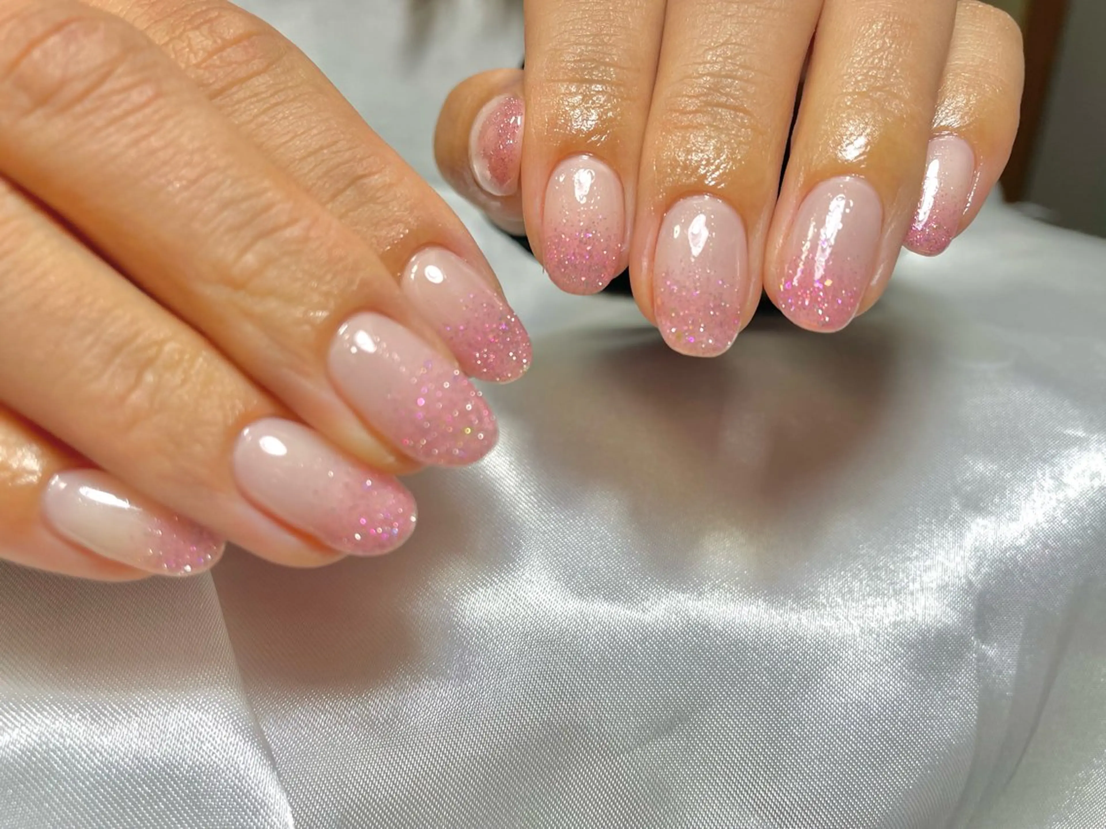 ネイル フラッシュネイル ピンク ピンクベージュ ハンドネイル alma (アルマ)のネイルデザイン