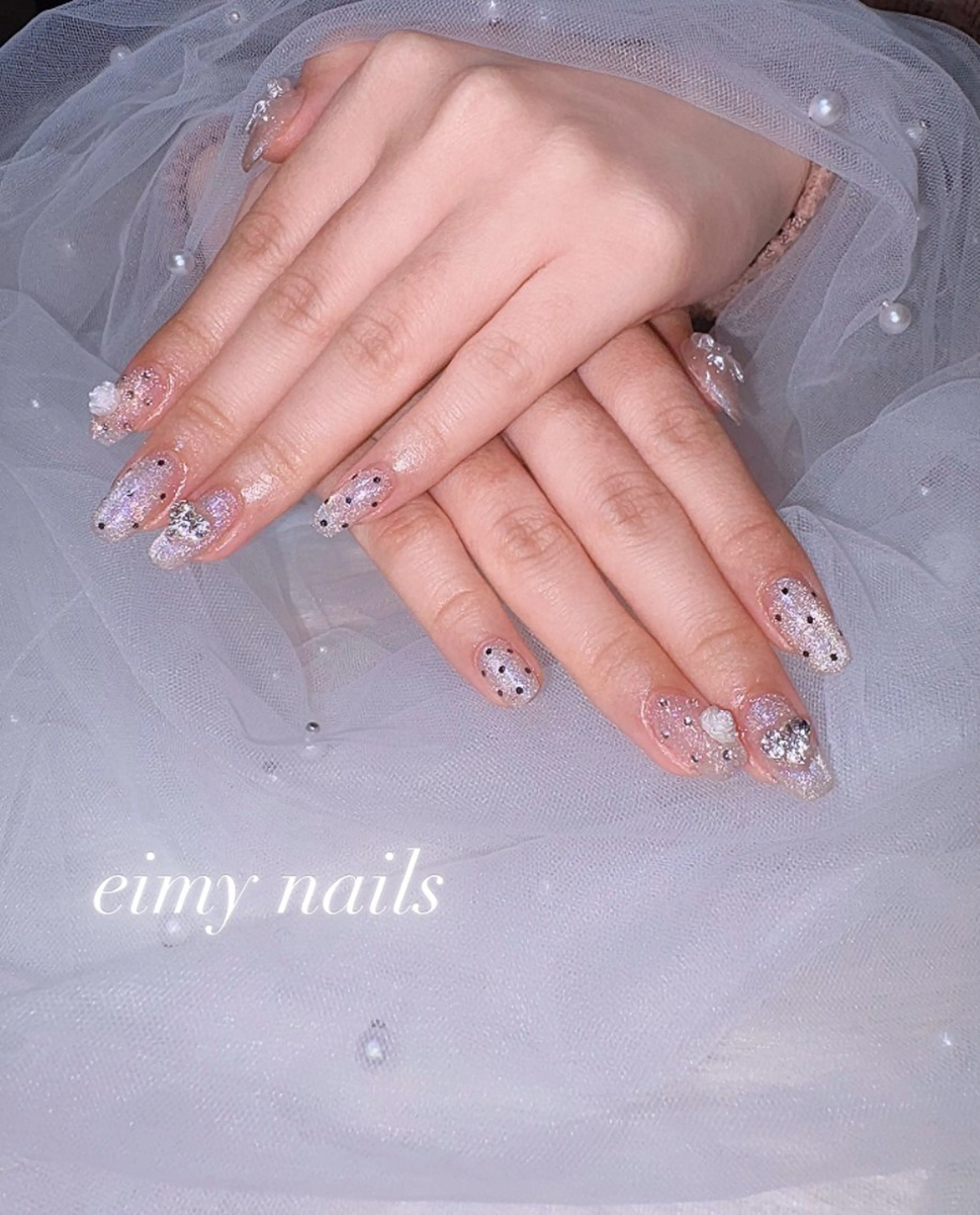 ネイル ドット フラッシュネイル フラッシュマグ ラメ(グリッター) マグネットネイル ハンドネイル 🤍eimy nails🤍所属・eimy nails♡のネイルデザイン