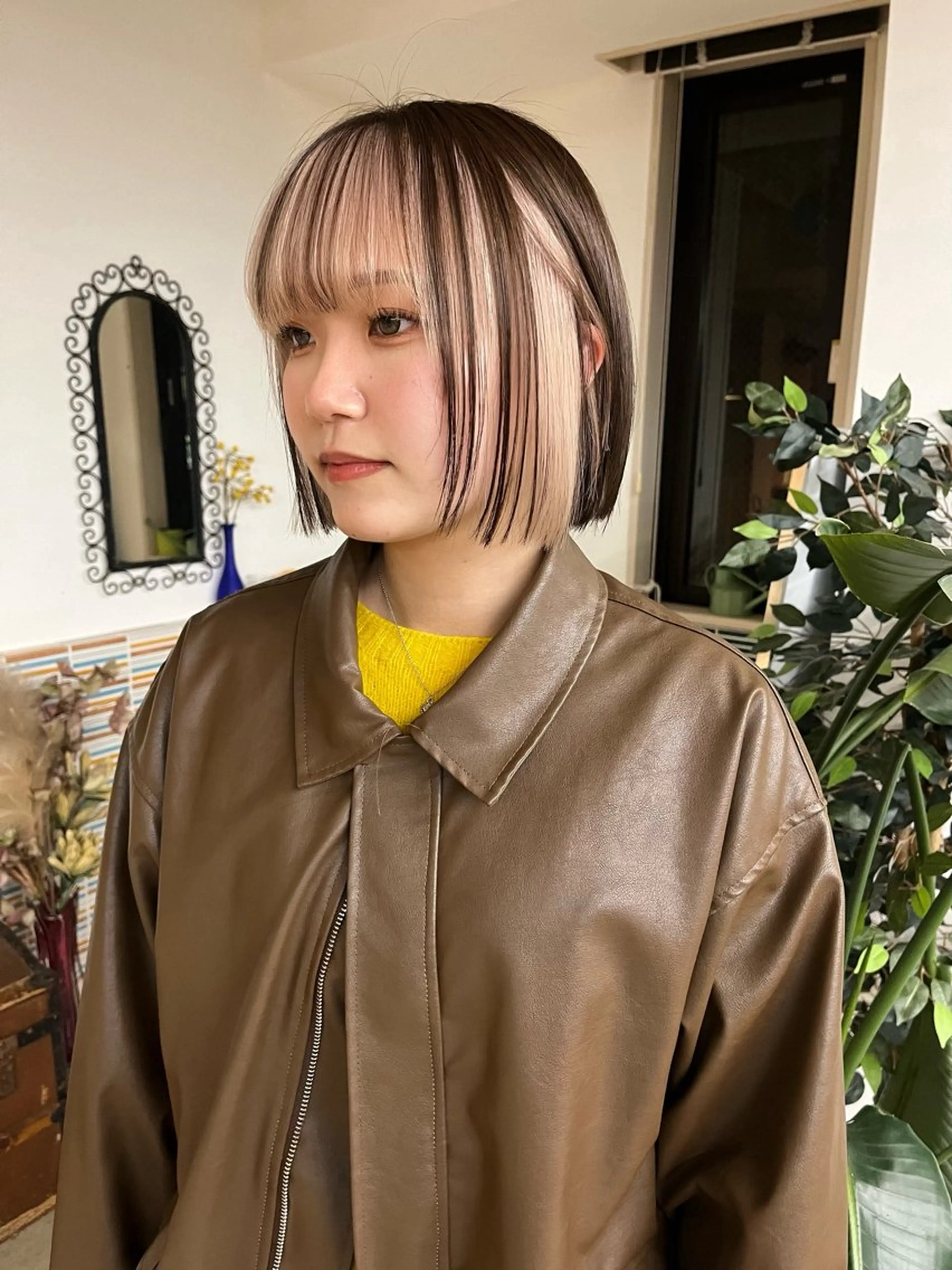 ミディアム カラー ミストバング ブリーチ ケアブリーチ  フェイスフレーミング ハイトーンカラー ヘアカラー トリートメント 🩷ハイトーン透明感 レイヤー🩷ユリカのヘアスタイル