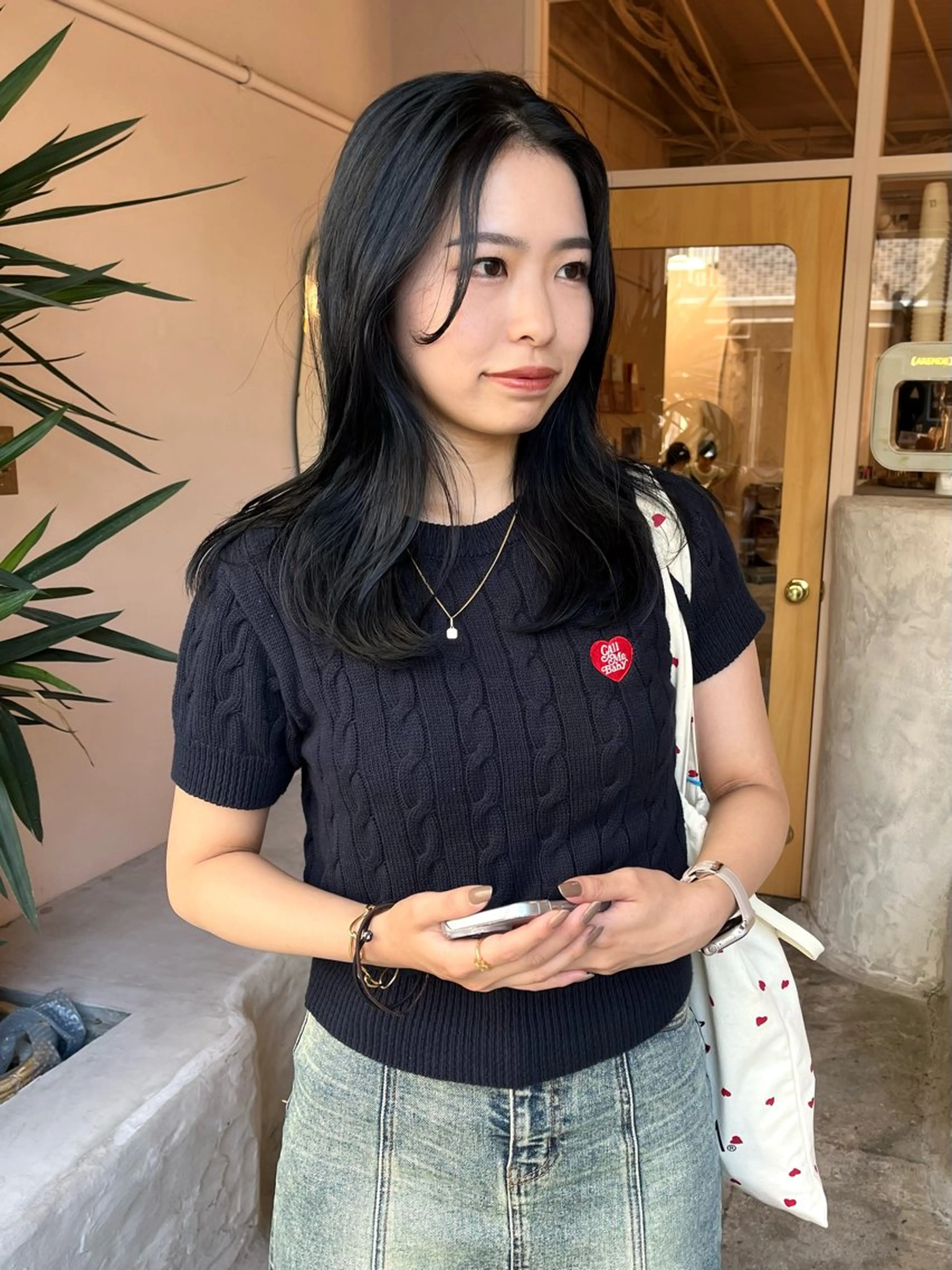 セミロング カラー 黒髪 ブルーカラー ブルーブラック 透明感カラー カット ヘアカラー トリートメント iru所属・レイヤーカット/ ハイトーン/mikiのヘアスタイル