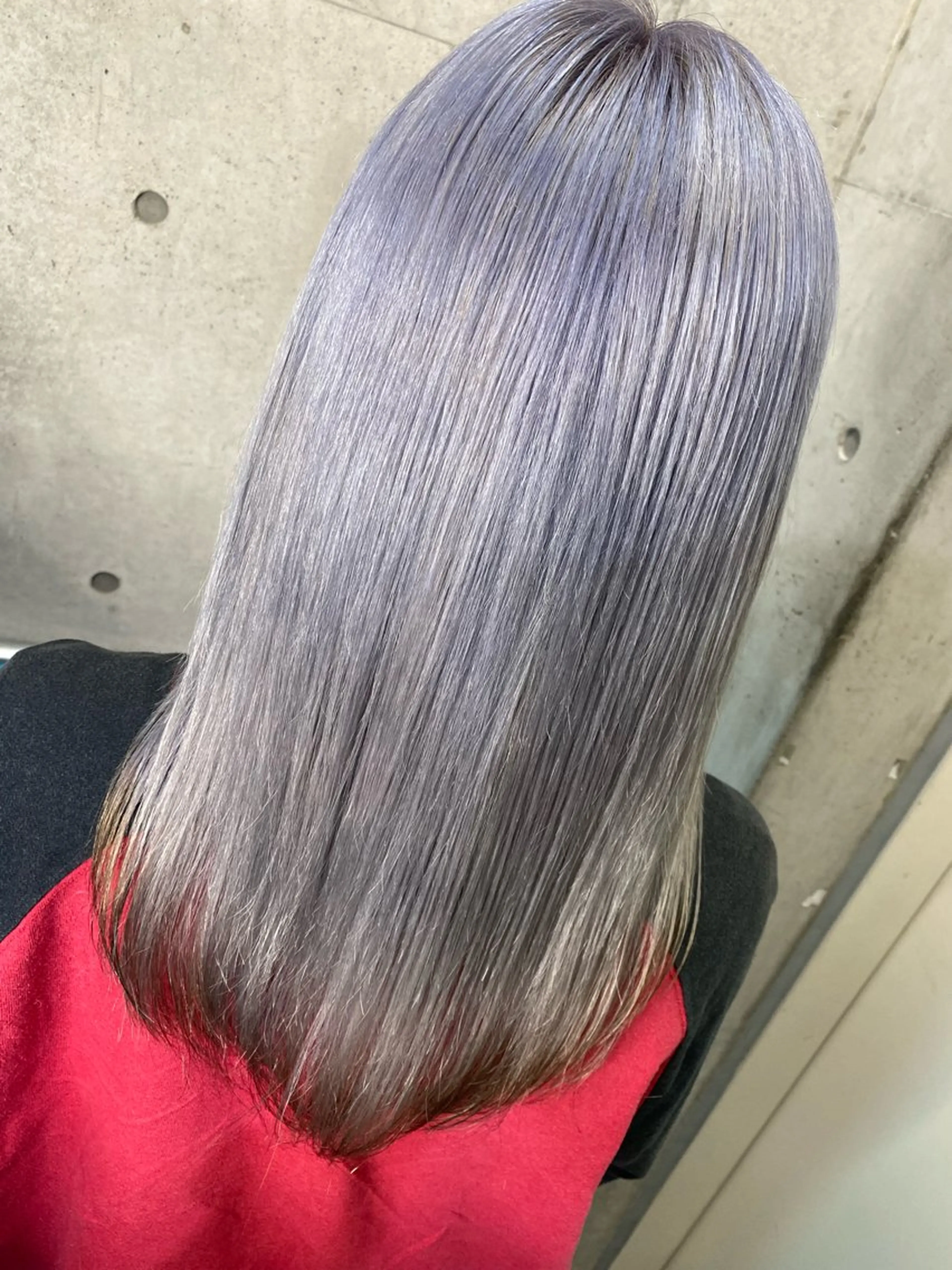 ミディアム カラー 黒髪 グラデーションカラー ラベンダーカラー シルバー ヘアカラー 國分 伸也のヘアスタイル