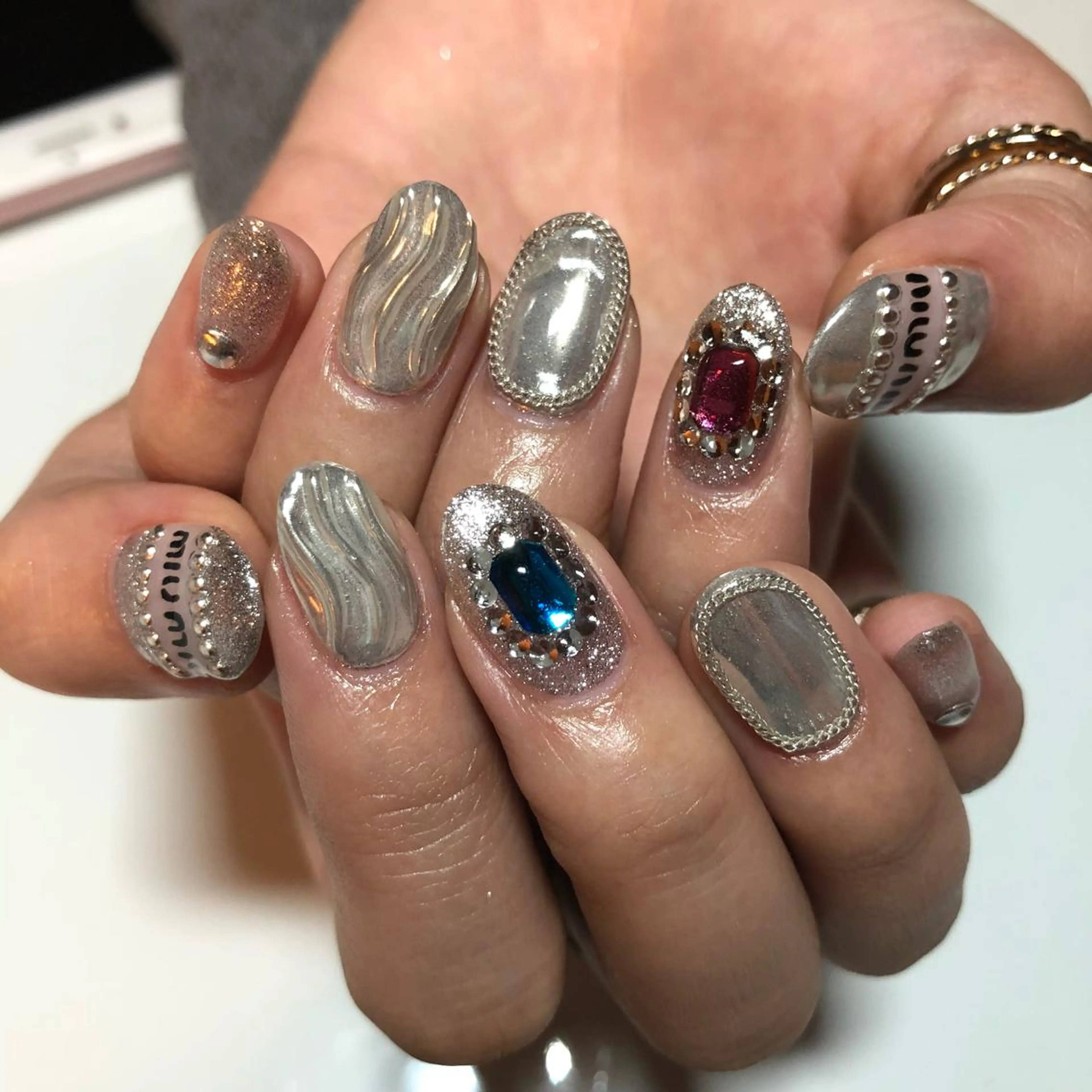 ネイル シルバー g-up nail所属・米田 律子のネイルデザイン