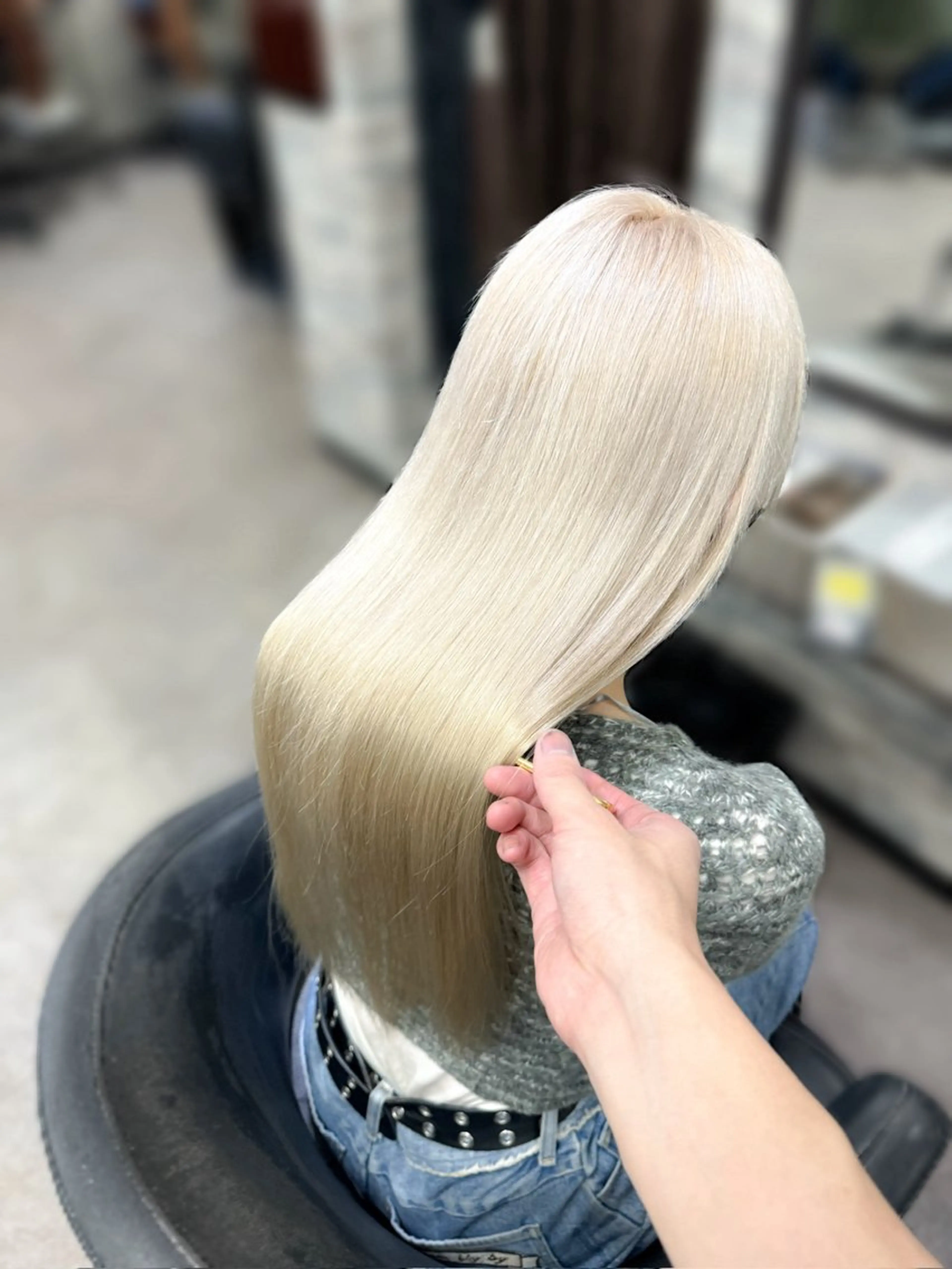 ロング カラー ヘアカラー トリートメント ハイトーンエクステ 🎩カズキ🎩のヘアスタイル