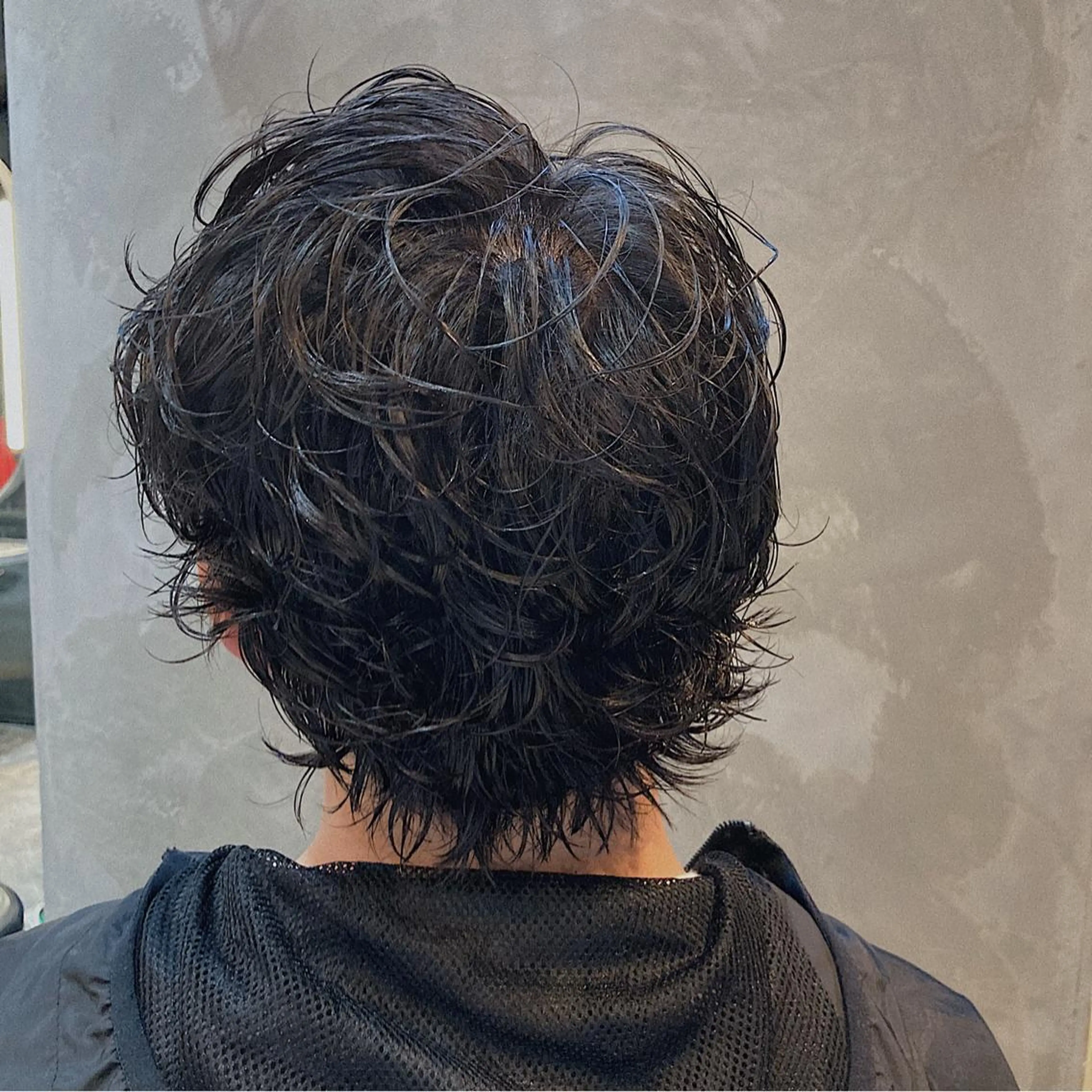 ショート パーマ メンズ メンズパーマ メンズウルフカット ウルフカット カット パーマ トリートメント 波巻きスパイラルパー マ/シャドウパーマ駿のヘアスタイル