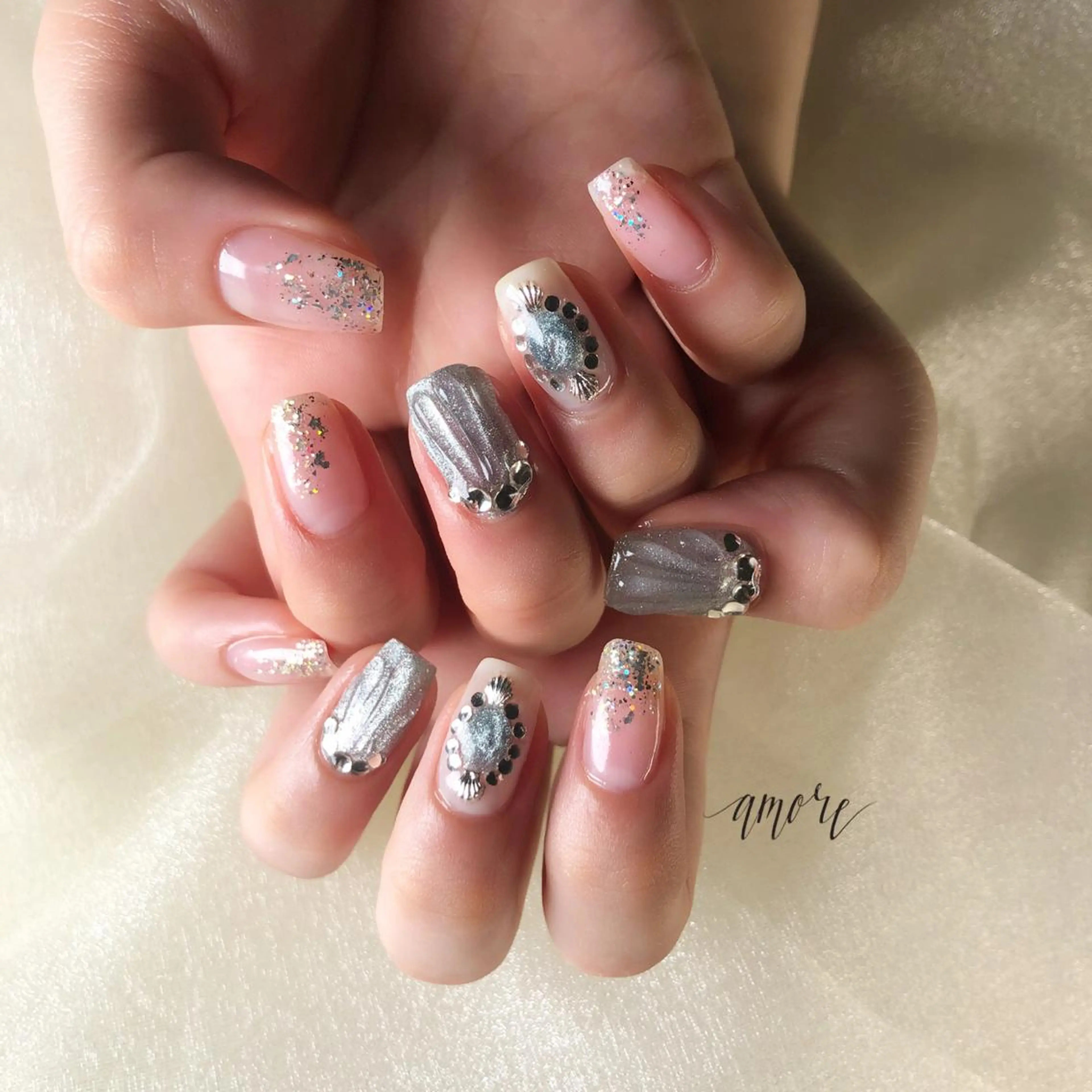 ネイル アートネイル ジェルネイル 氷ネイル・うるうるネイル マグネットネイル ミラーネイル You kyehwaのネイルデザイン