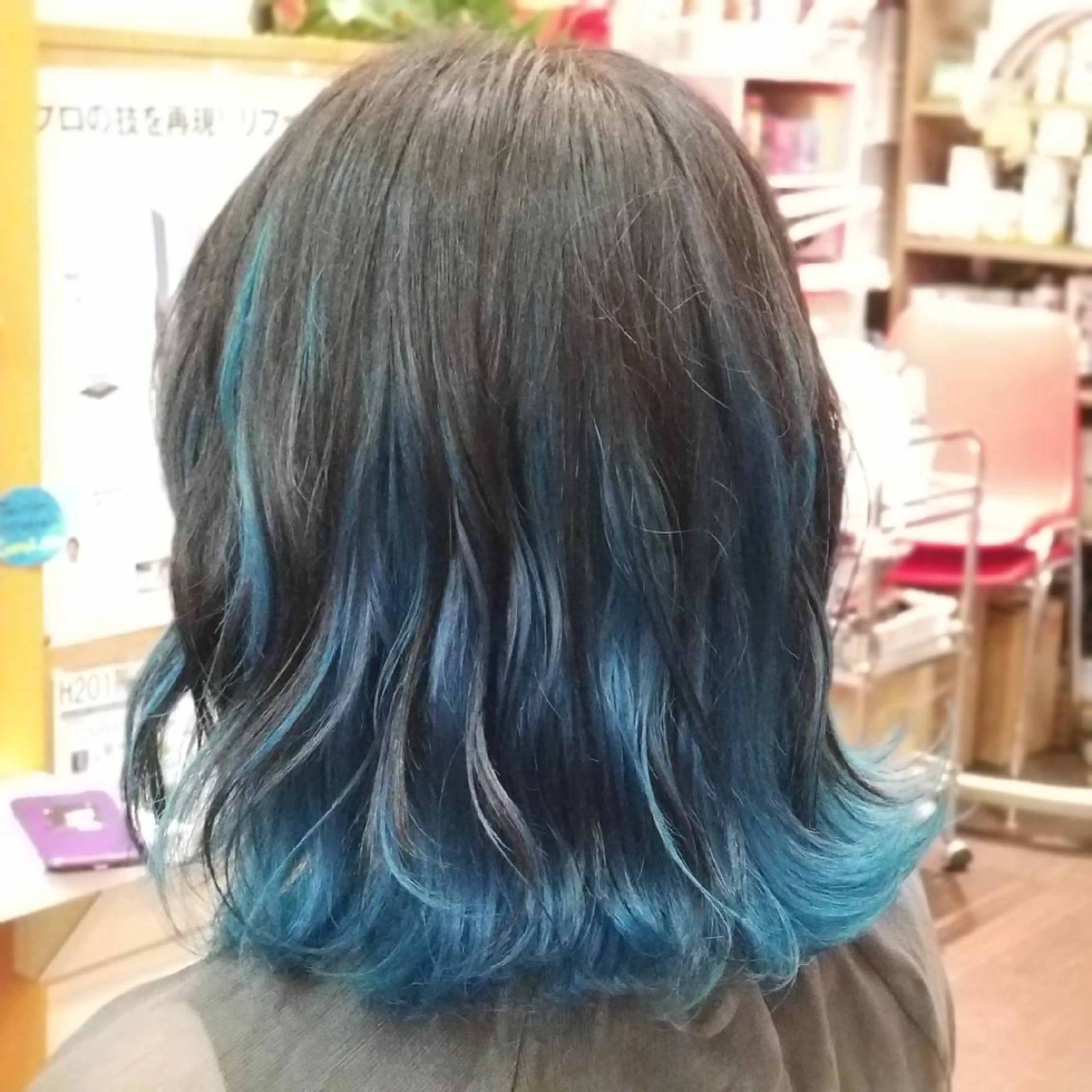 ミディアム カラー ブリーチ ブルーカラー トリートメント 植田 /エクステ /ブリーチ/髪質改善のヘアスタイル