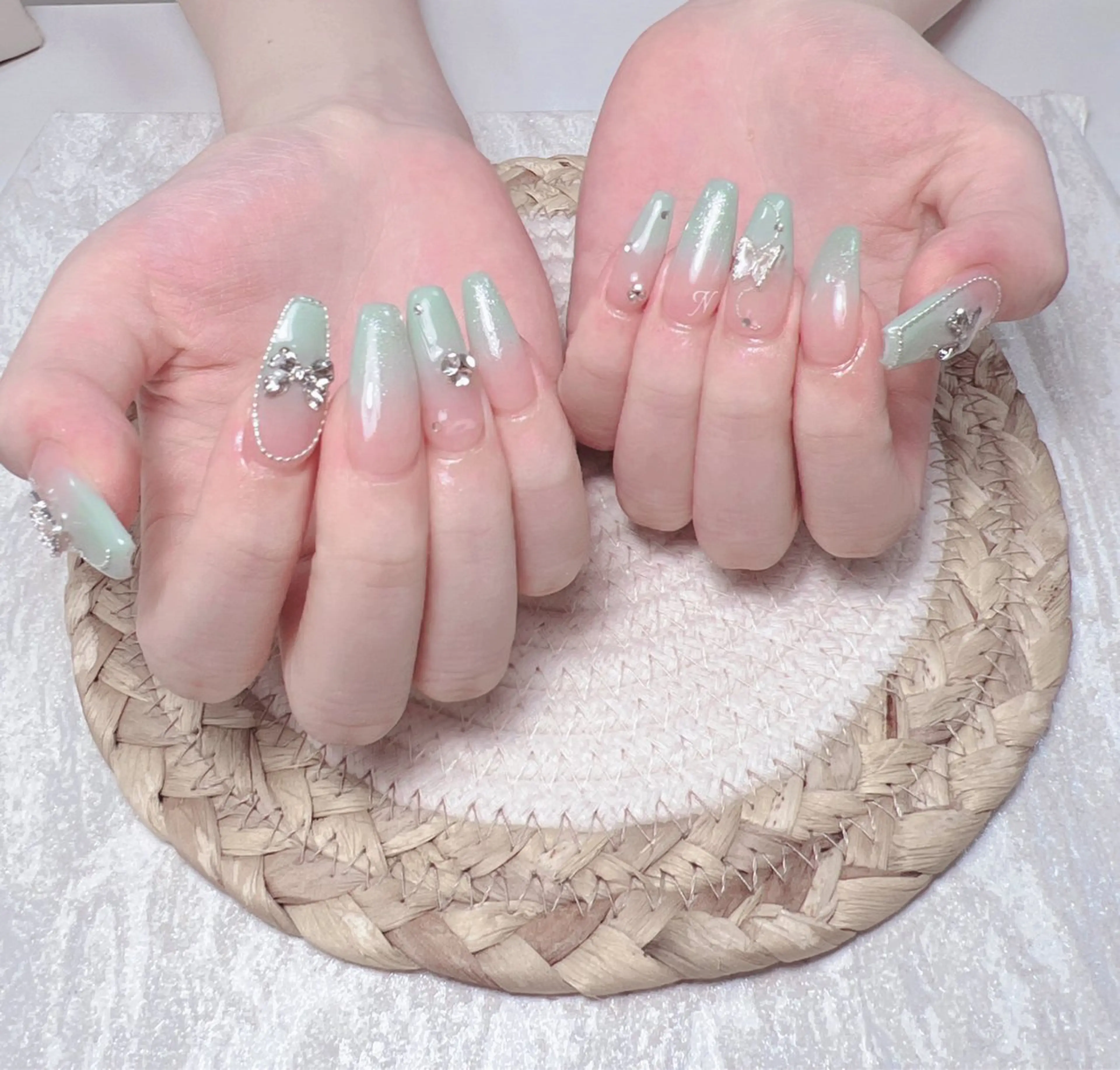 ネイル ハンドネイル uuネイルサロン所属・uu ネイルサロン関内🌼のネイルデザイン