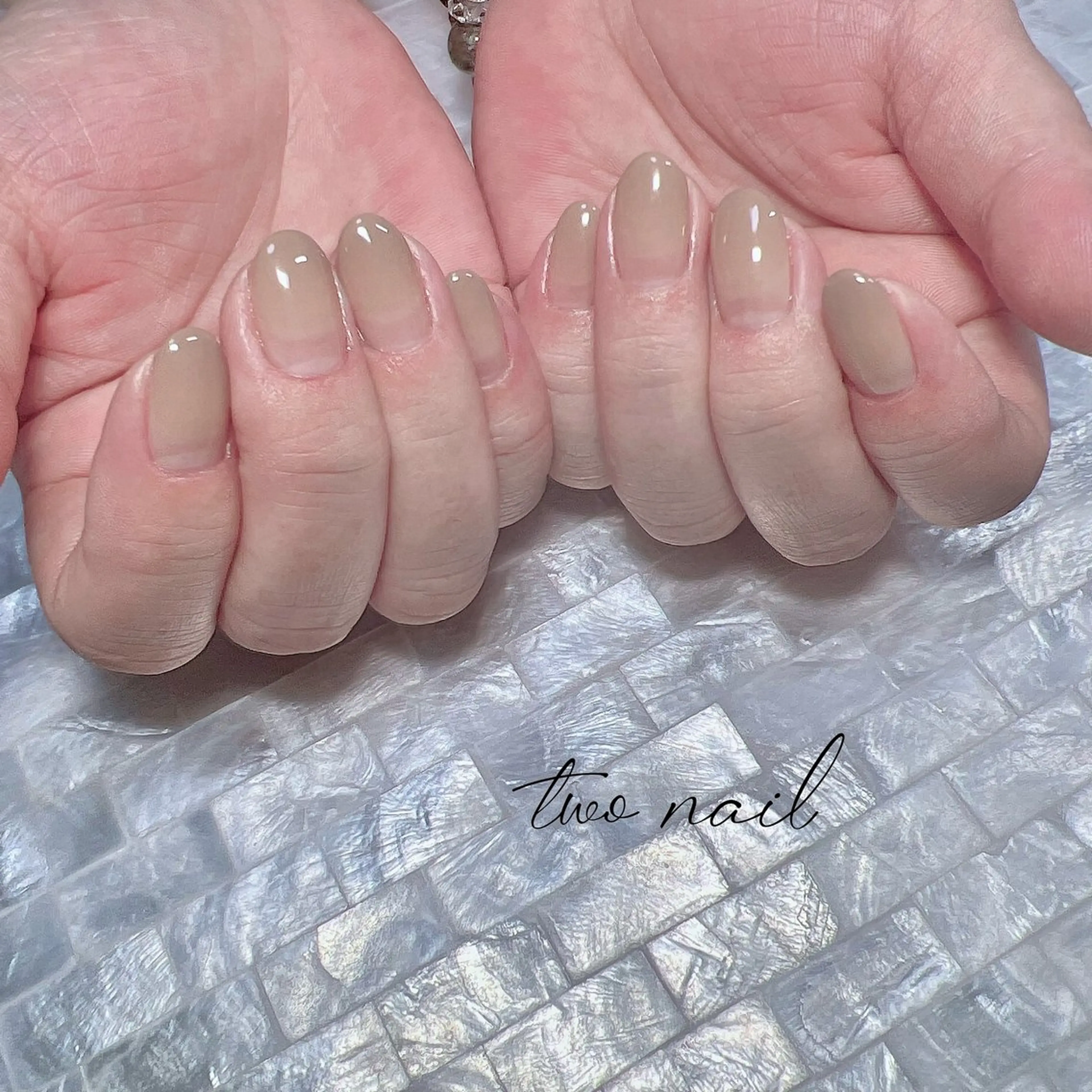 ネイル ブラウン ネイルチップ ホワイト ハンドネイル two nailのネイルデザイン