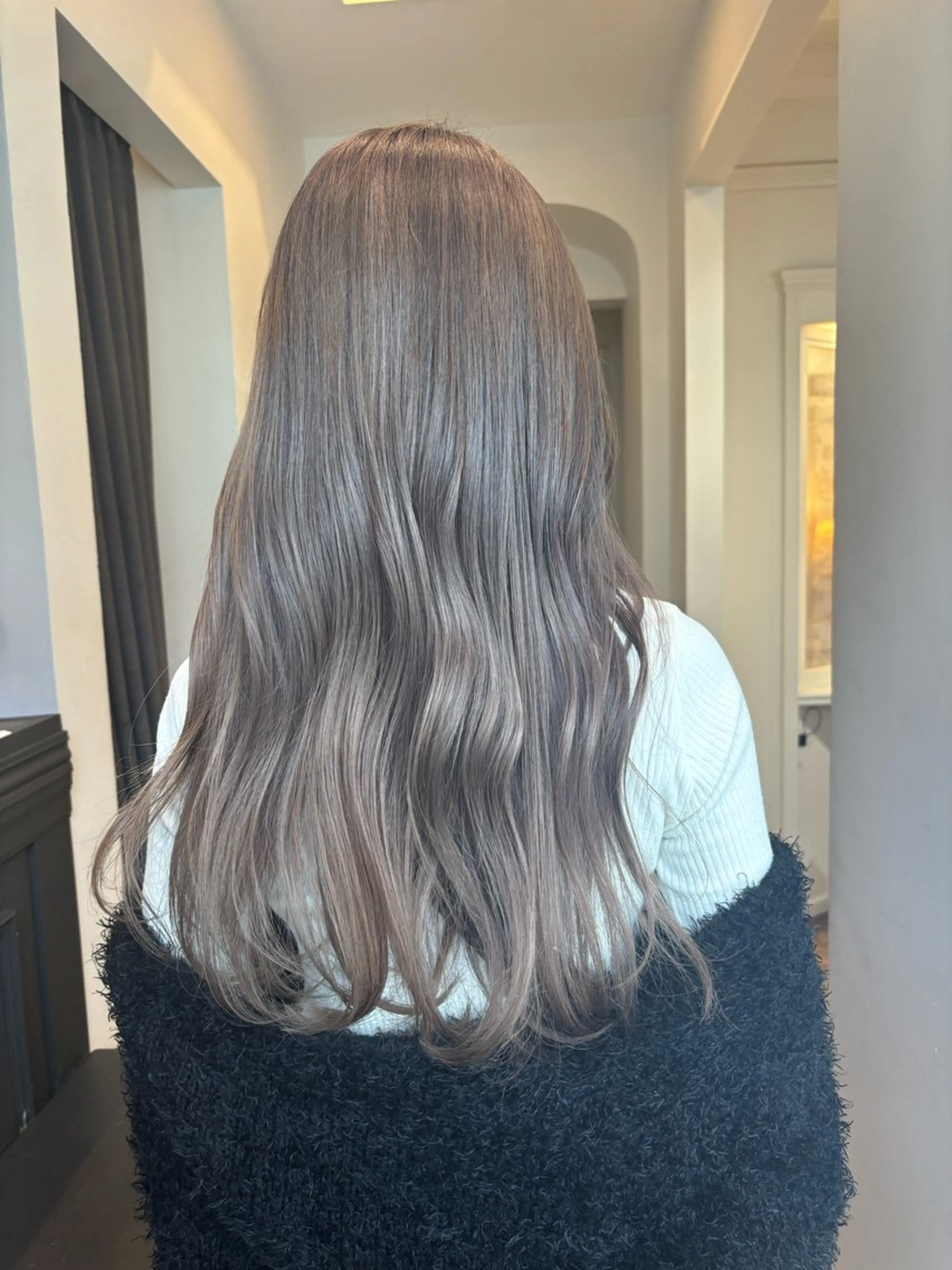 ロング カラー 栗林 茉那のヘアスタイル