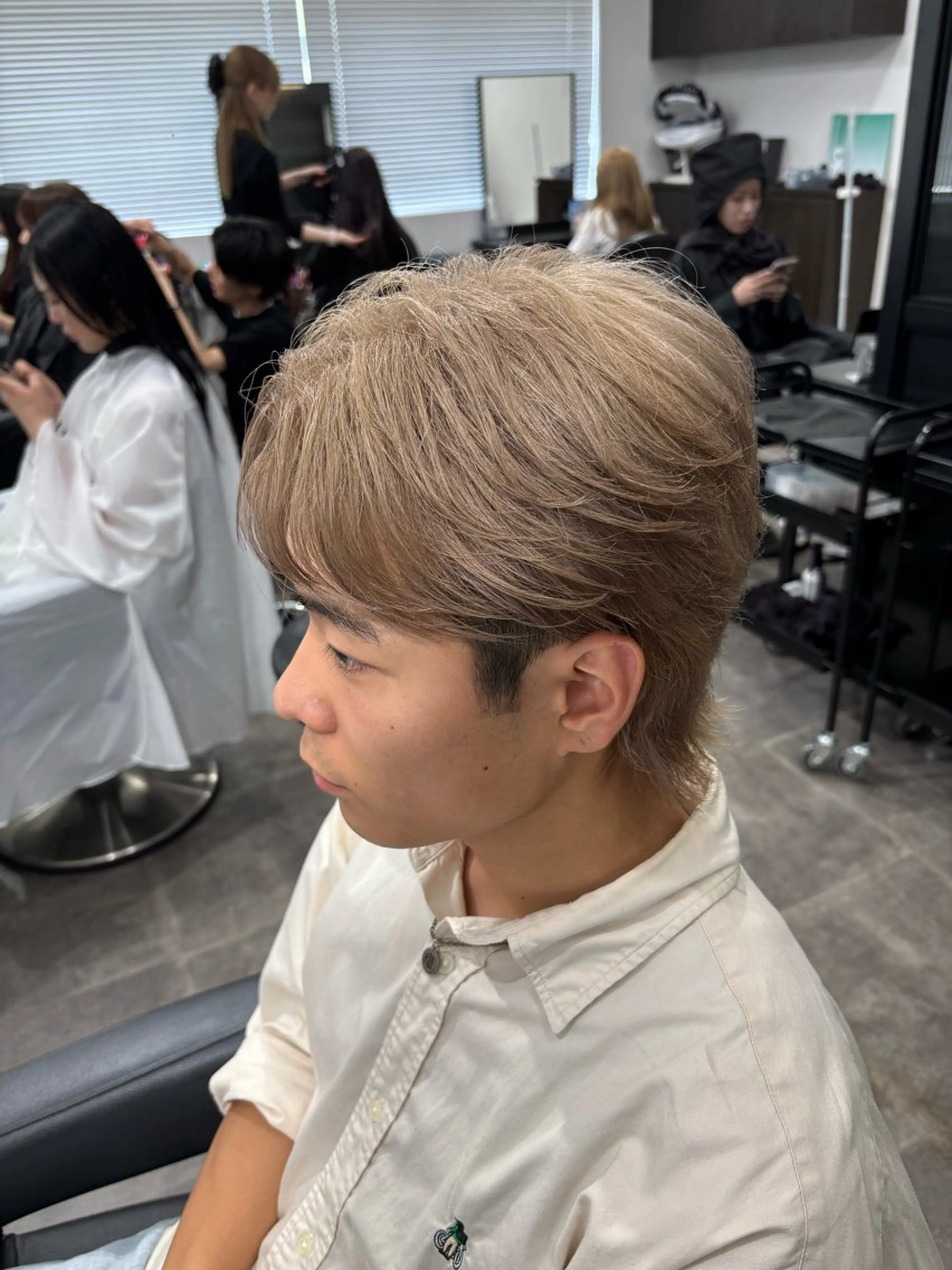 メンズ カット ヘアカラー フェザーパーマ職人 🪽yutoのヘアスタイル