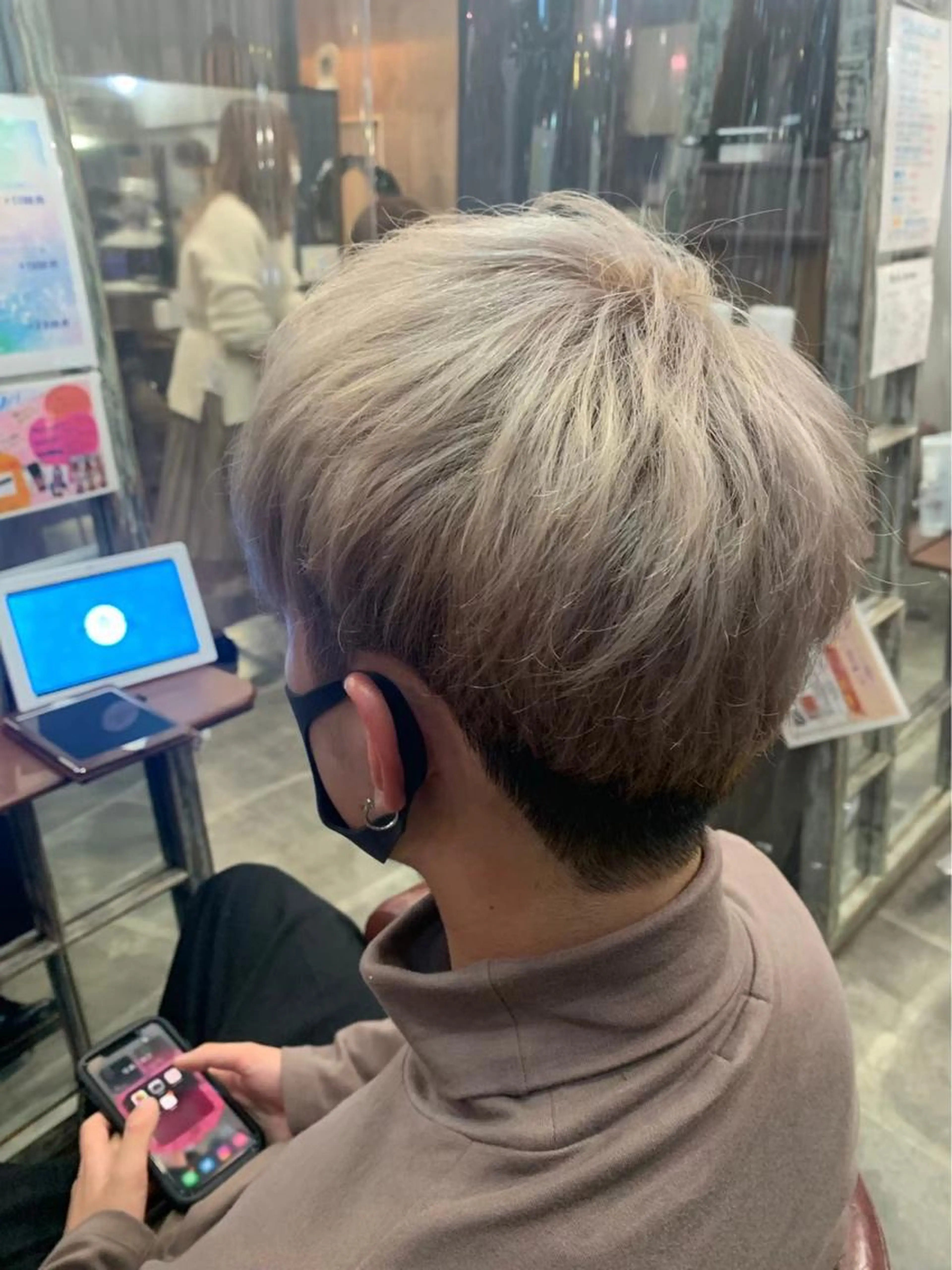 【メンズ限定🦁】⭐️メンズカット+ダブルカラー⭐️韓国風カットもOK❗️ミルクティーベージュやシルバーが大人気🥇✨の写真