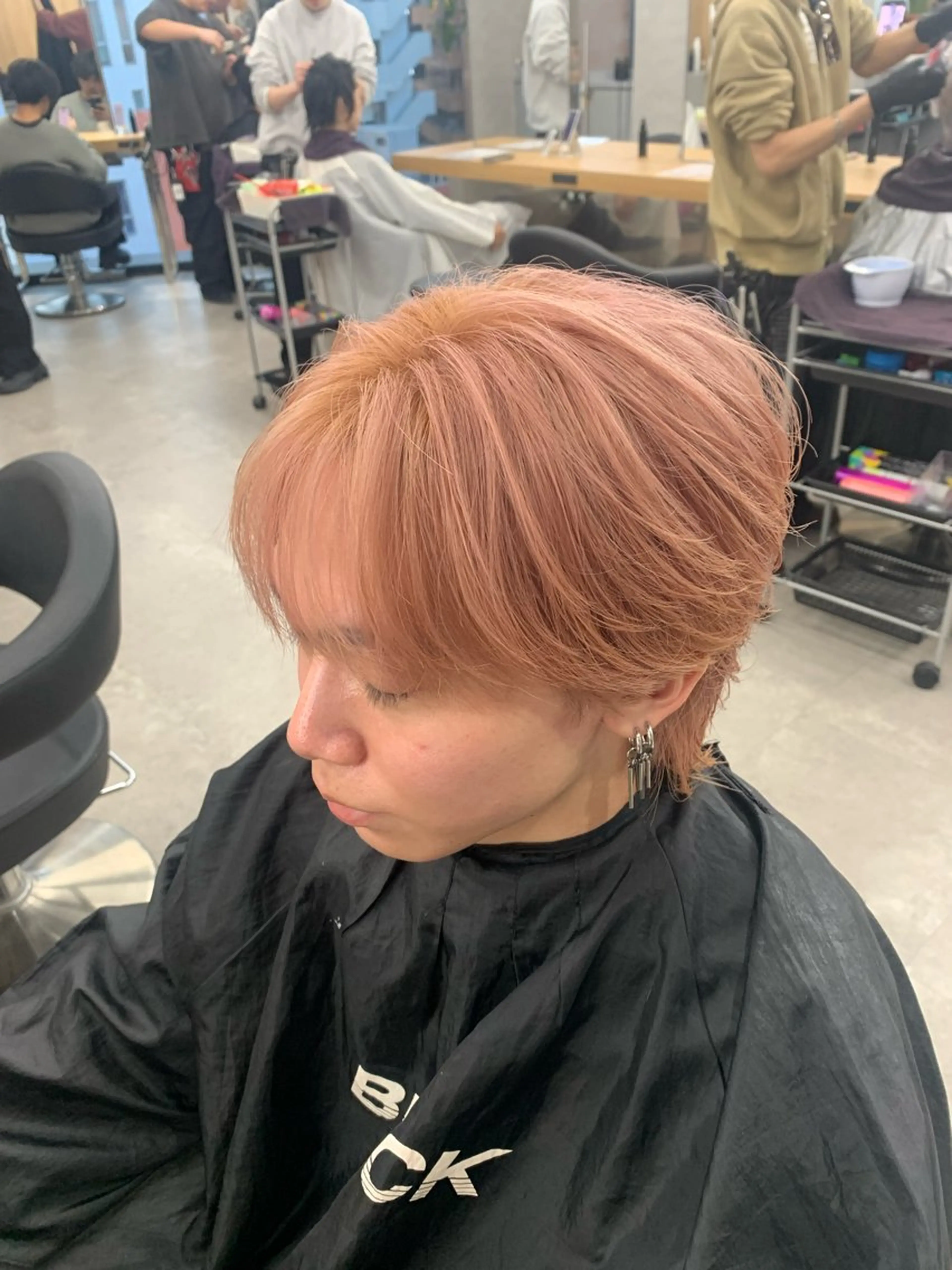 ショート カラー メンズ メンズブリーチ フェザーパーマ メンズハイトーン メンズパーマ スペインカール ⚡️メンズ特化⚡️ RYUKIのヘアスタイル